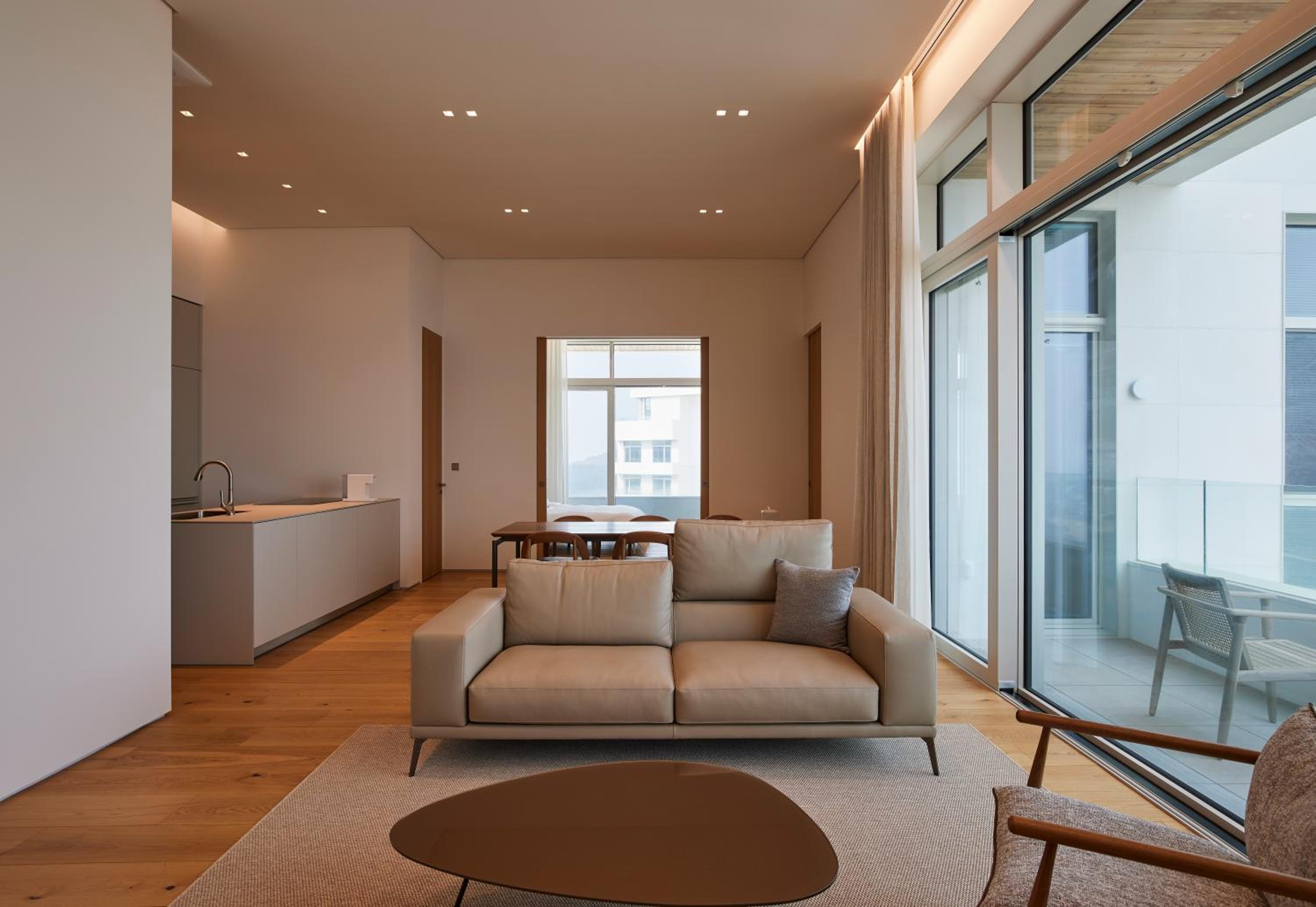 Suite with High Floor - Swimming Pool for 4 - Photo 2