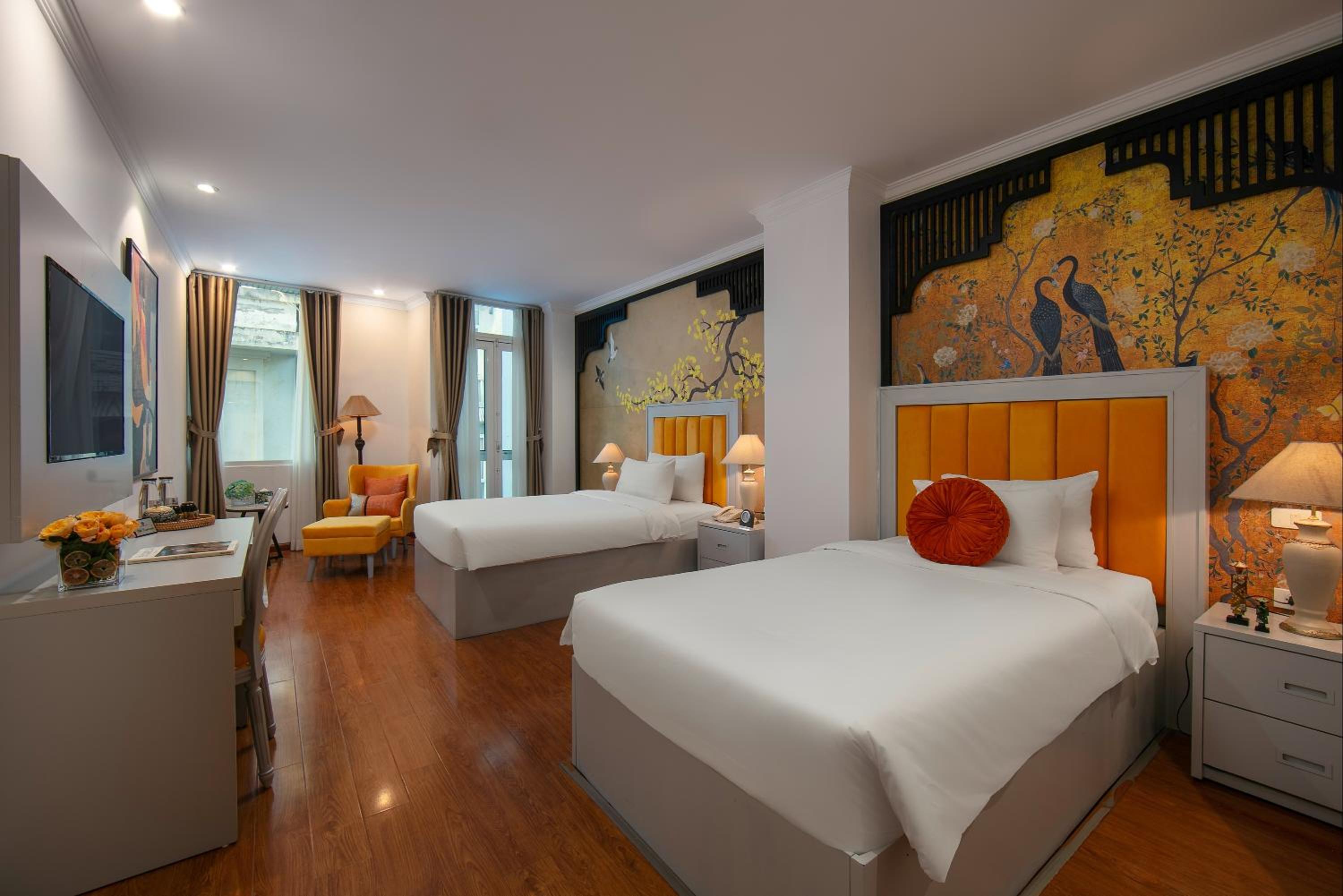 Junior Double or Twin Room with City View photo 2