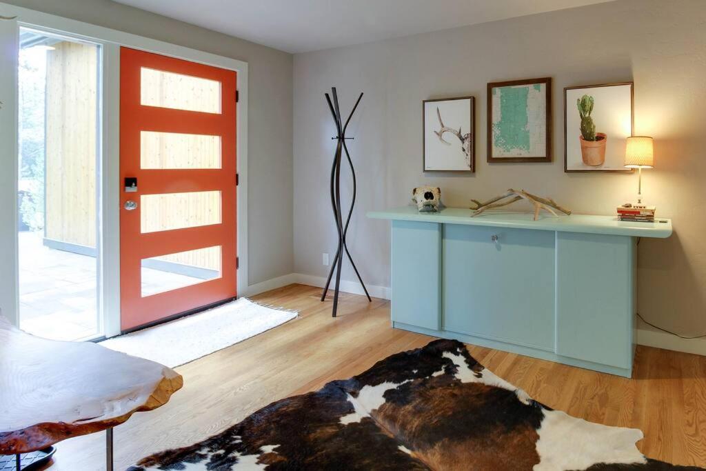 Two-Bedroom House photo 3
