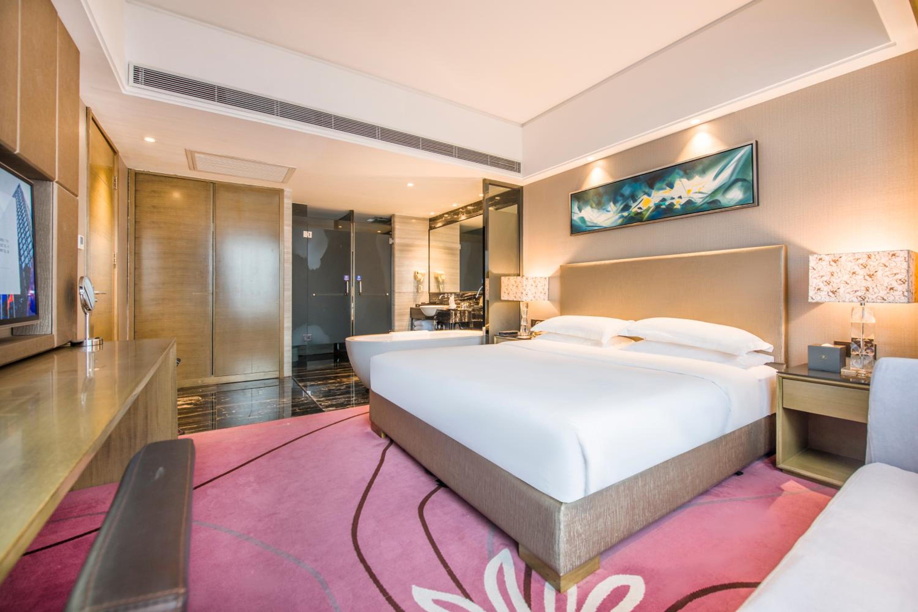Business Suite photo 2