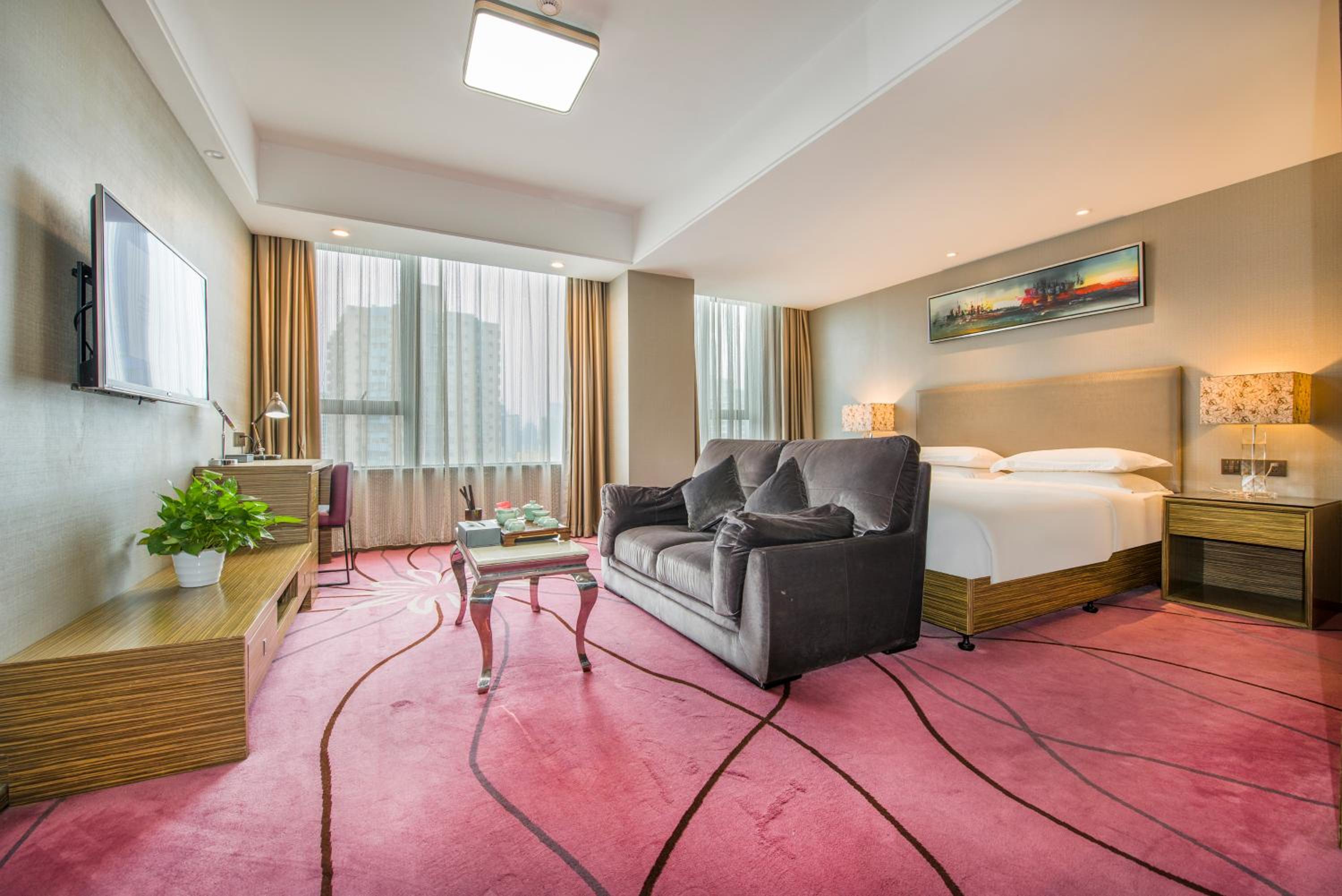 Deluxe Queen Room photo 1