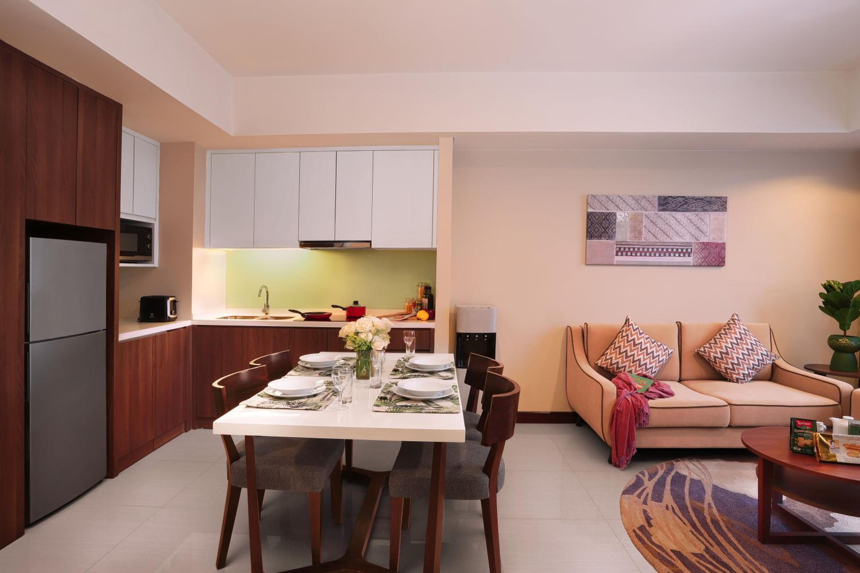 Two-Bedroom Premier - Photo 5