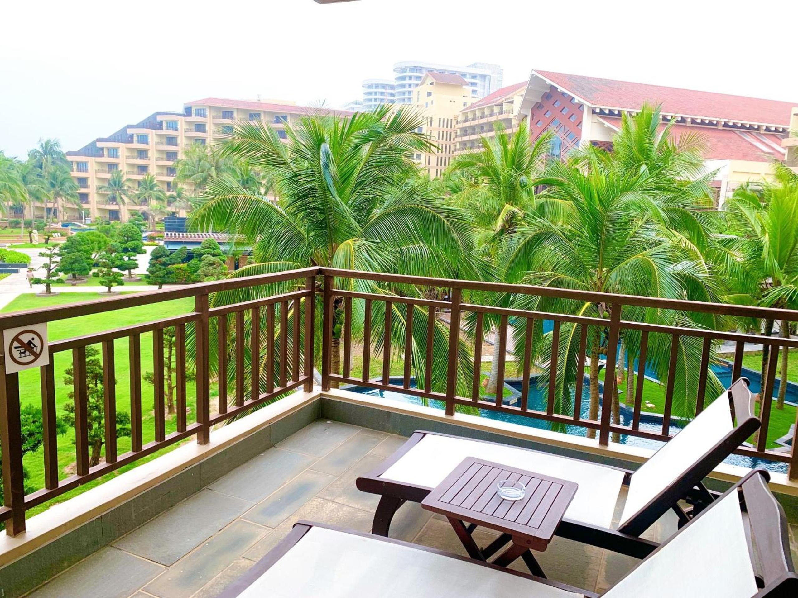 Premier Twin Room with Balcony and Garden View