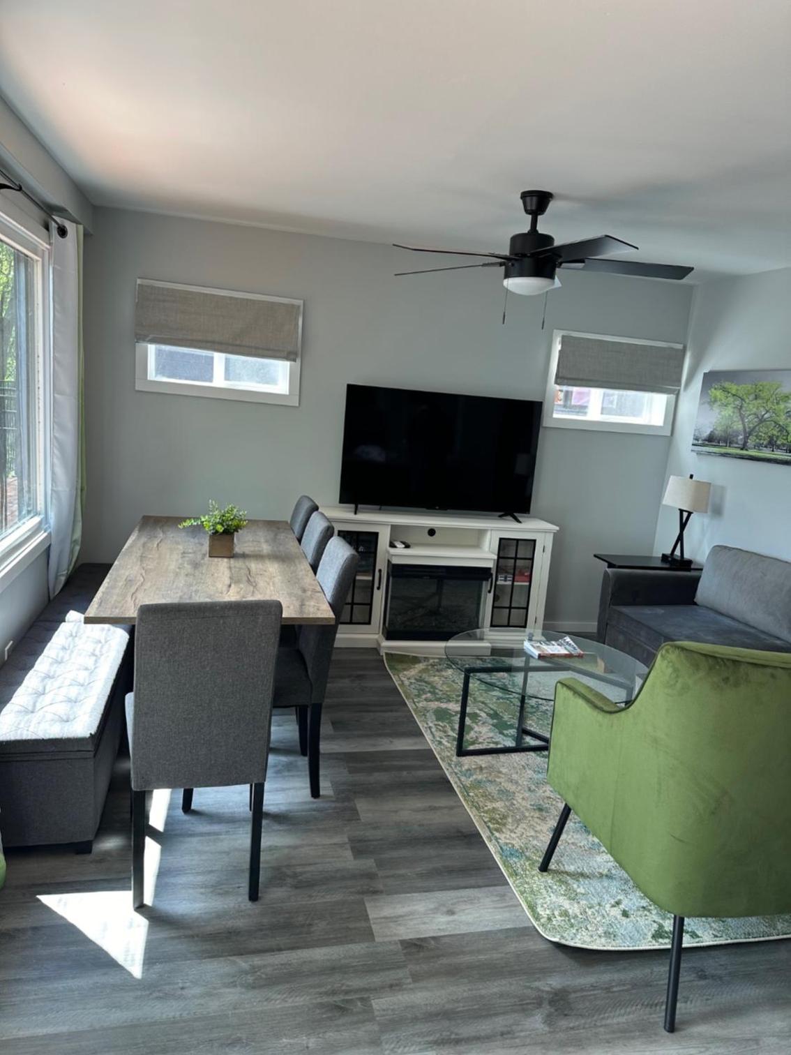Apartment with Balcony photo 1