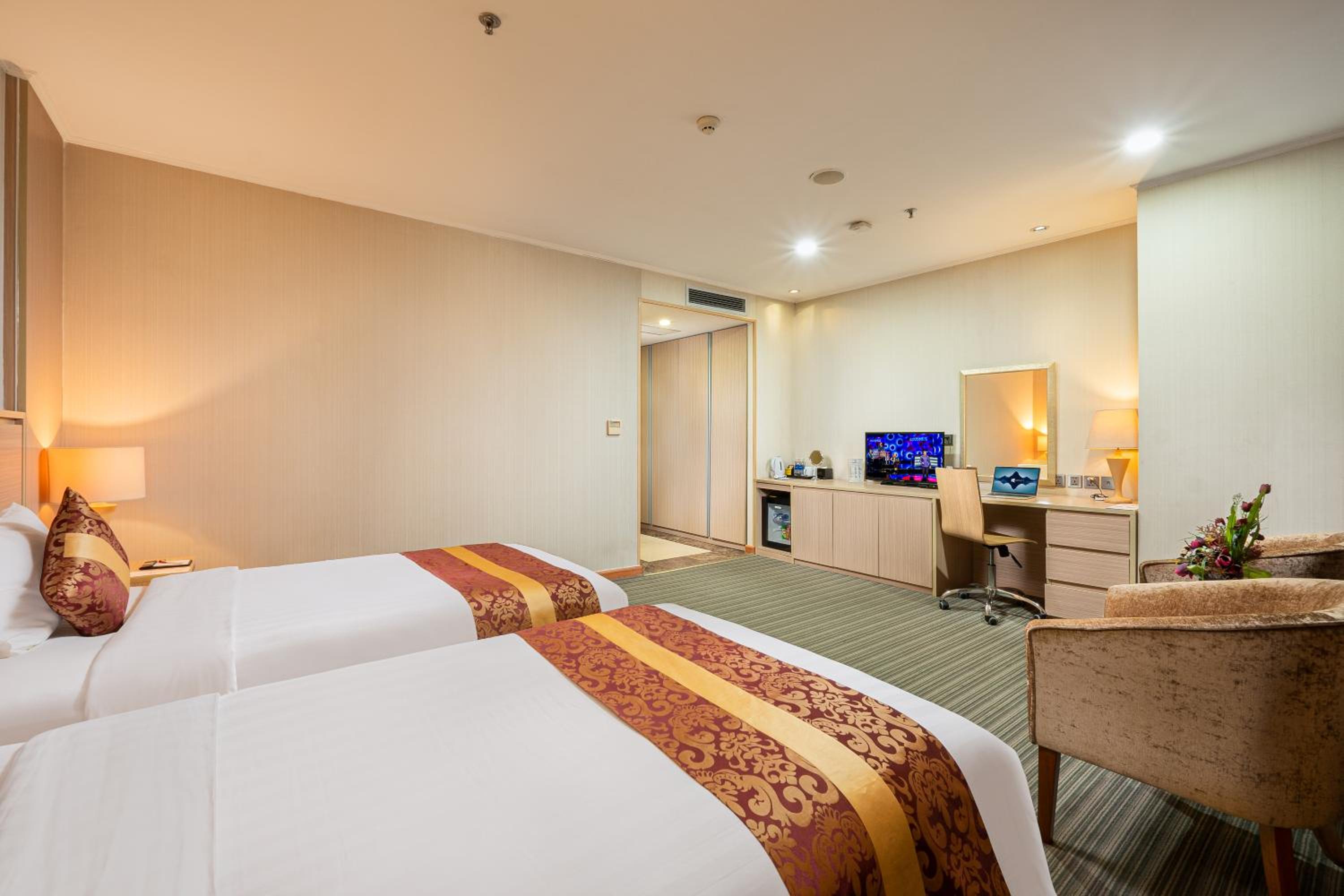 Deluxe Twin Room photo 3