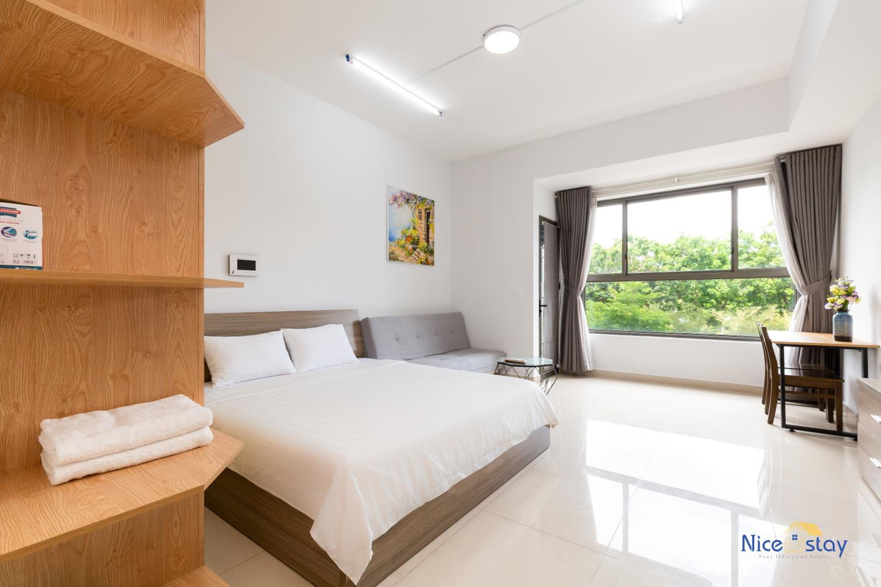 King Studio with Sofa Bed