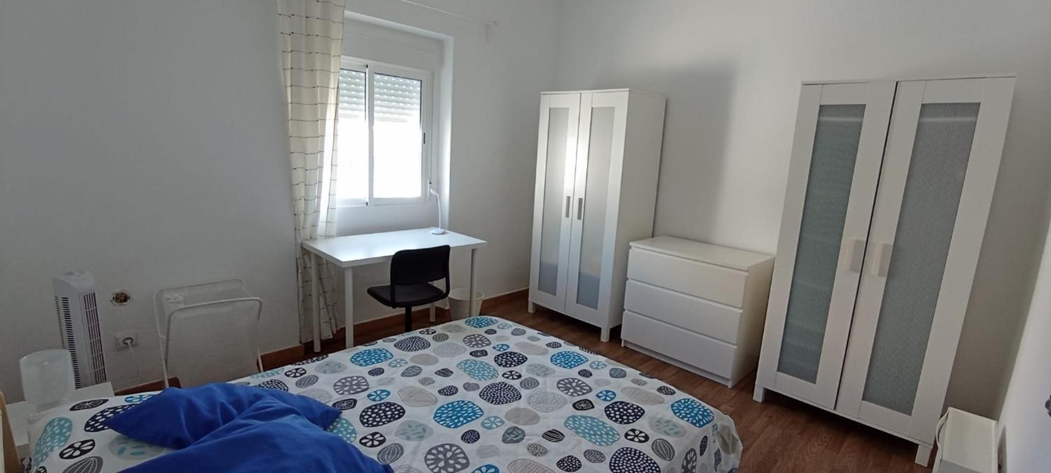 Three-Bedroom House photo 3