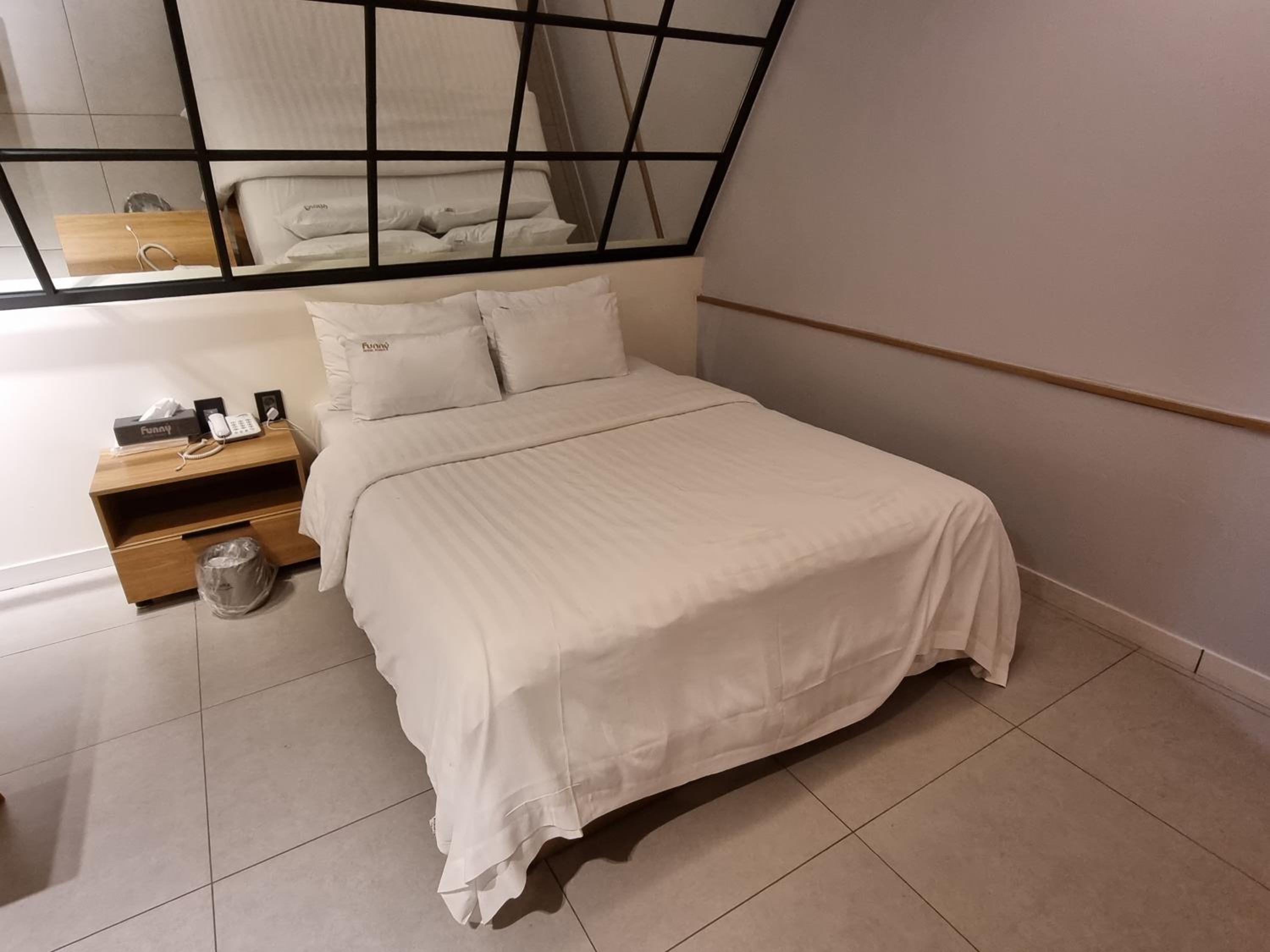 Double Room - Photo 7