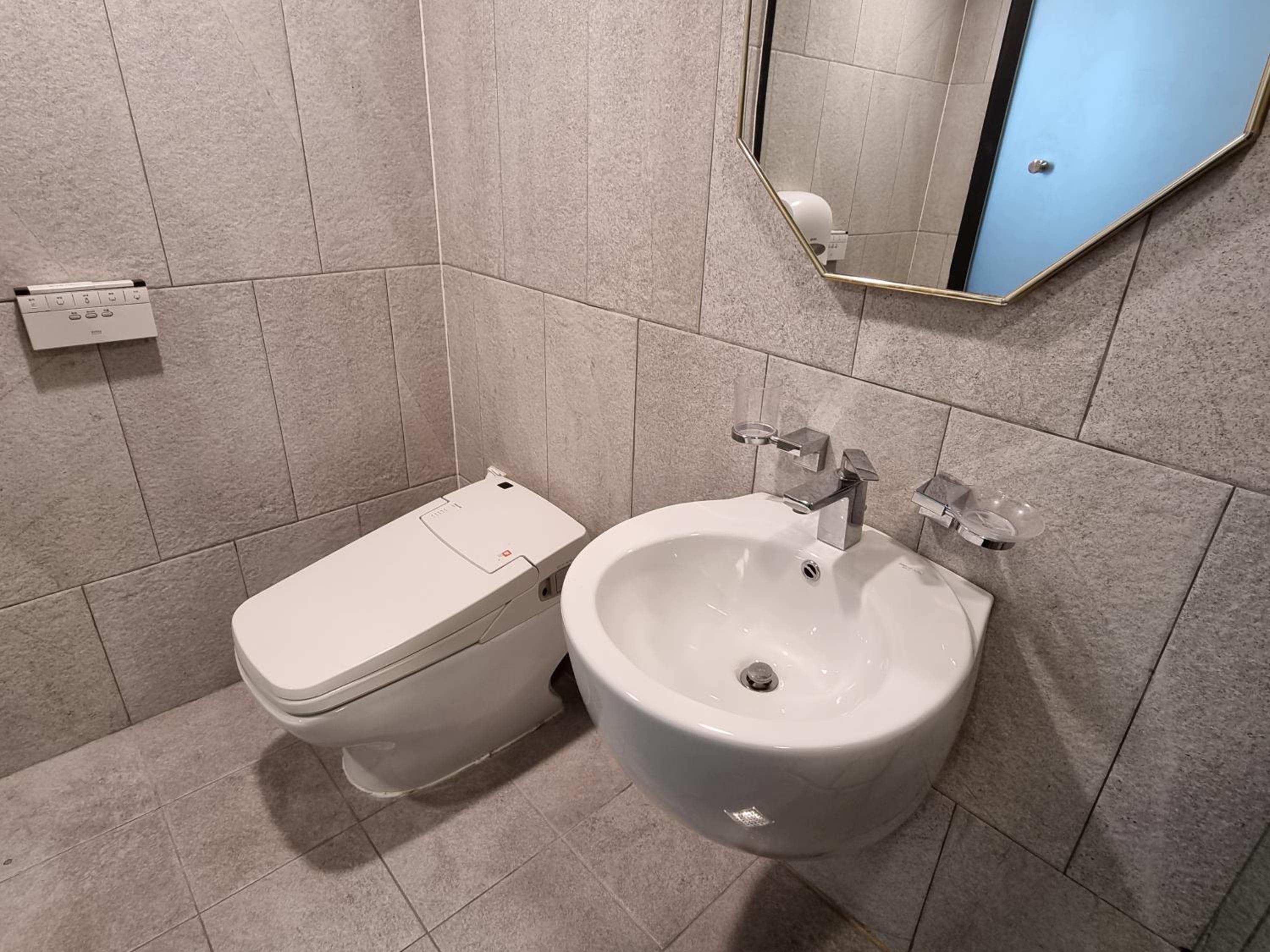 Double Room - Photo 9