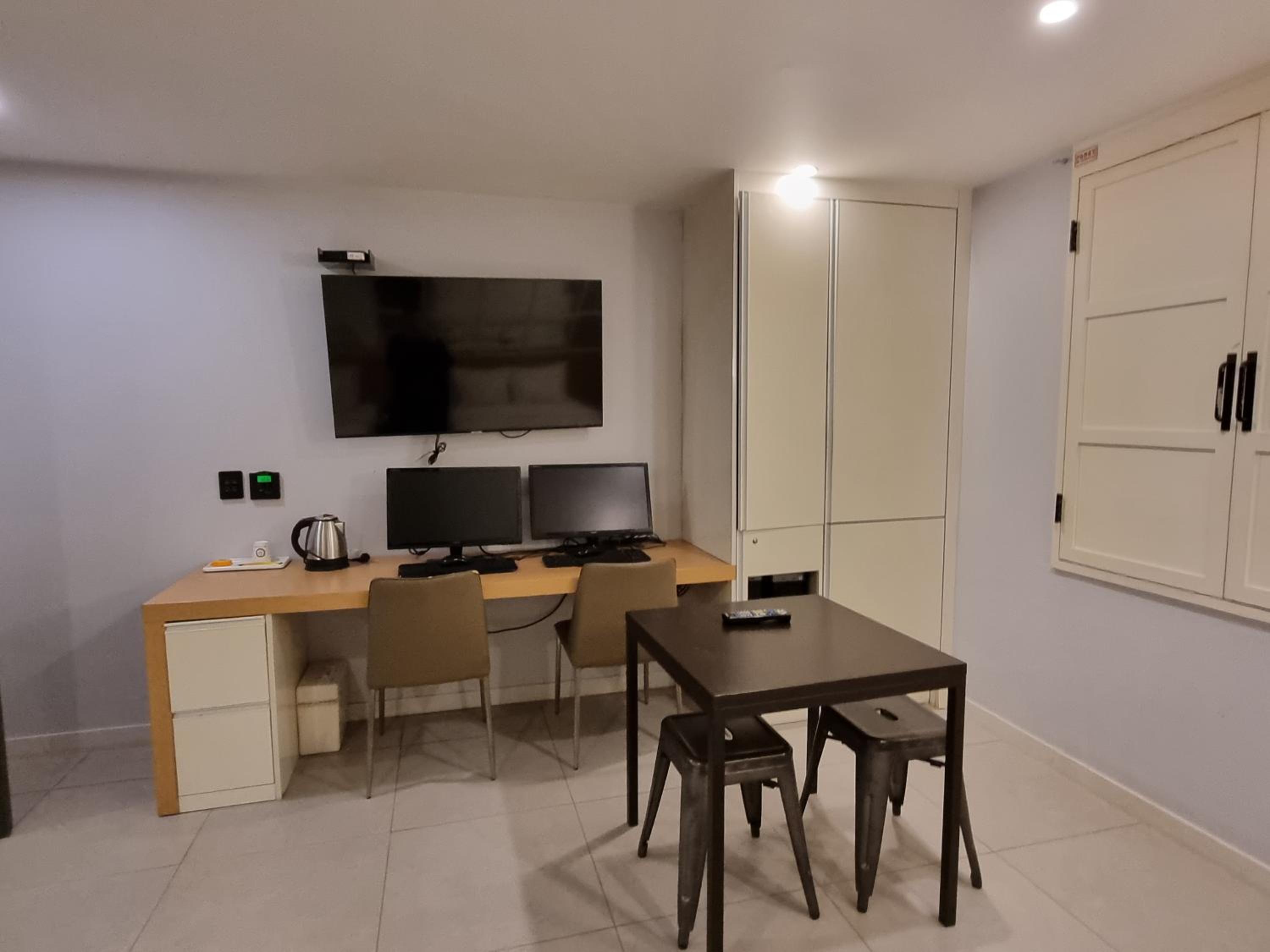 Double Room - Photo 12