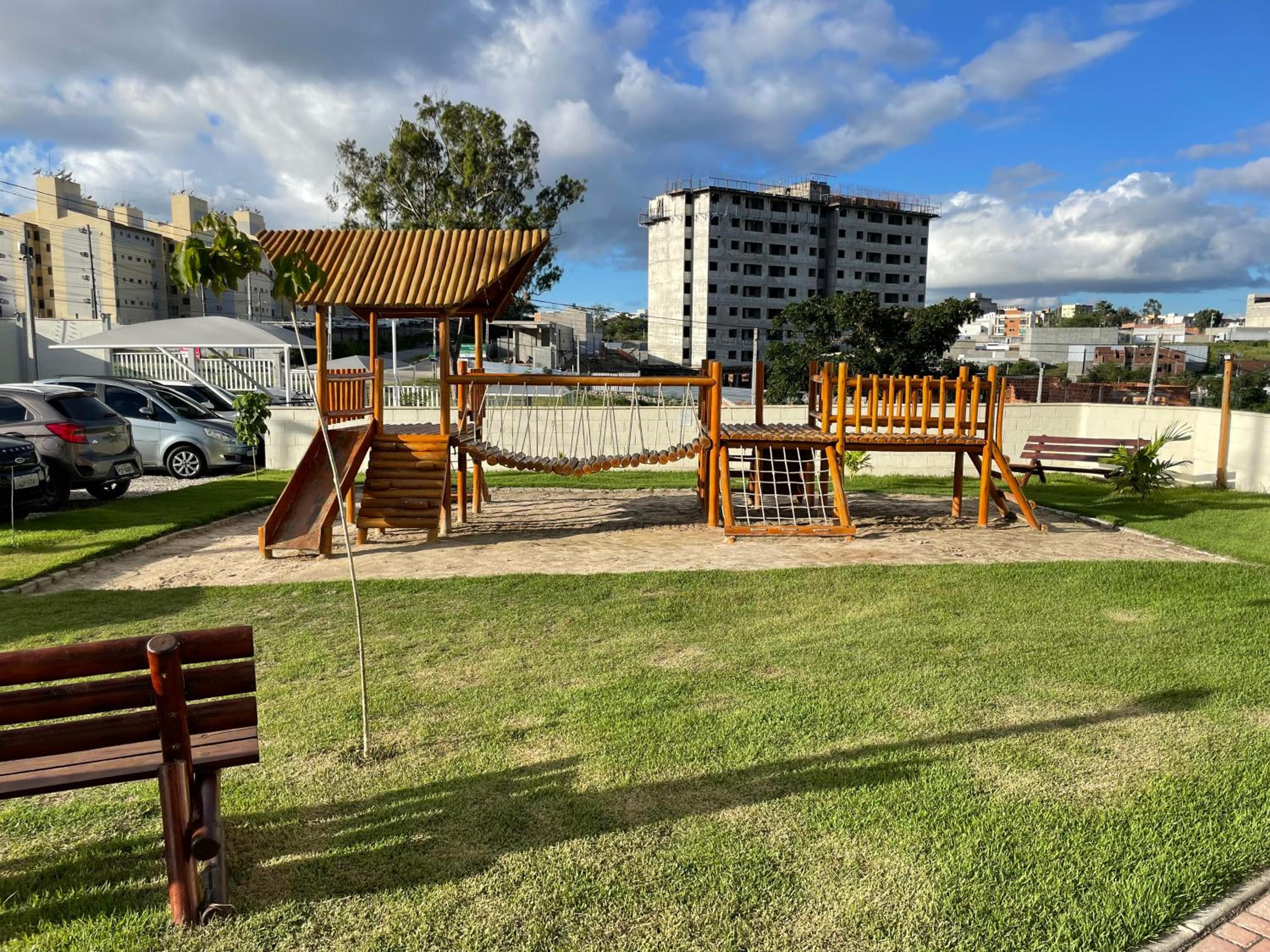 Three-Bedroom Apartment With Balcony photo 2