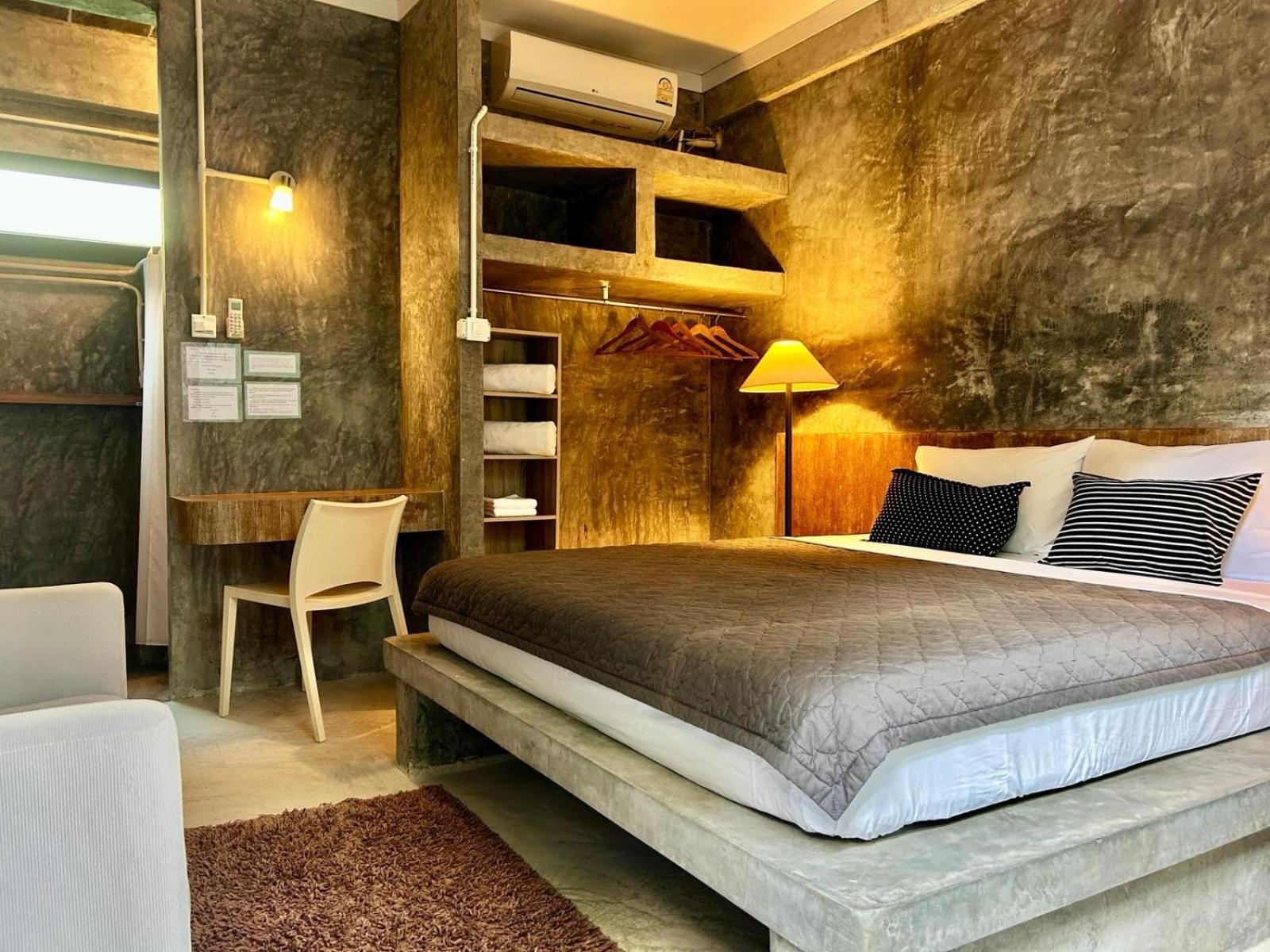 Two-Bedroom House - Photo 21