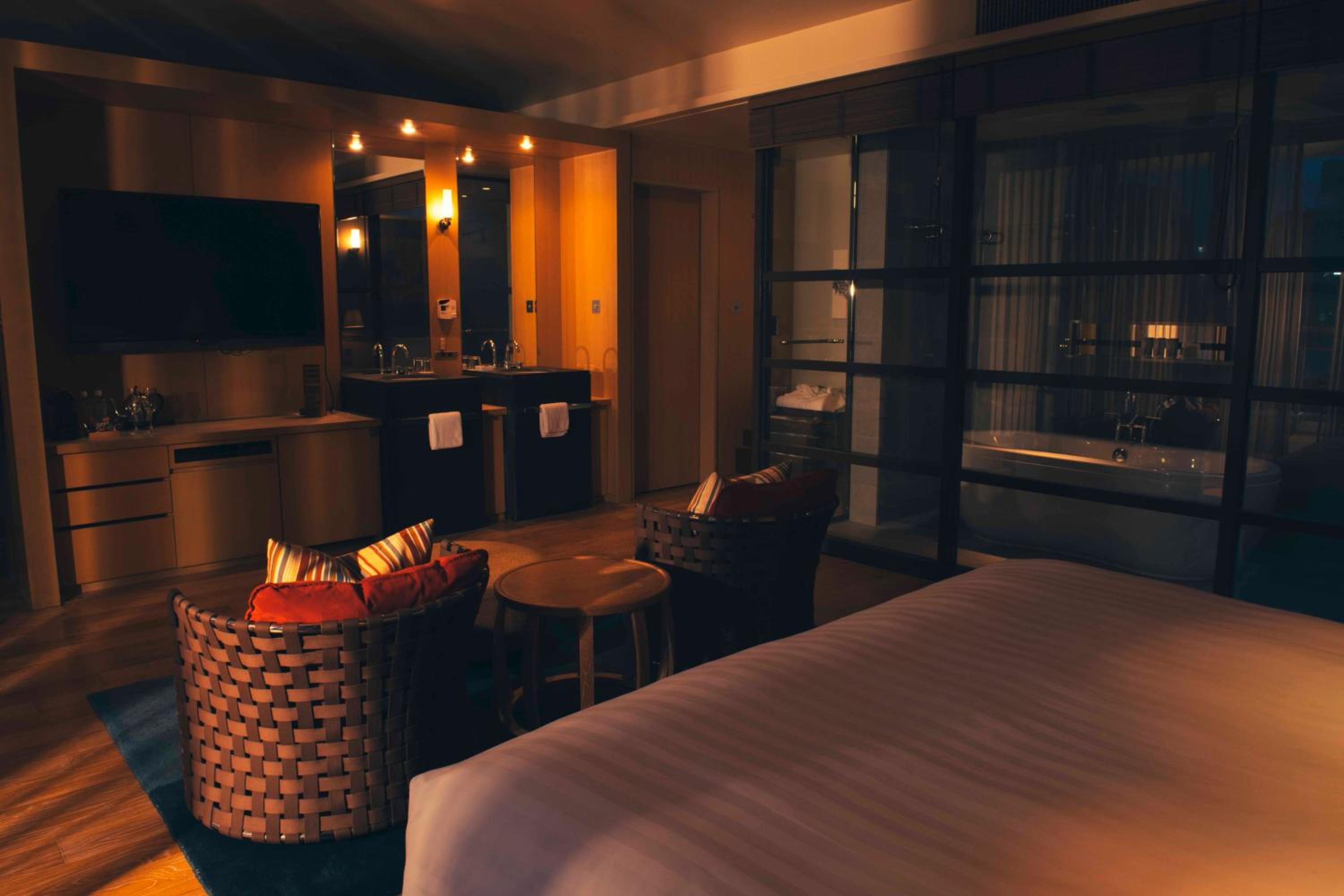 Suite Room - Photo 8