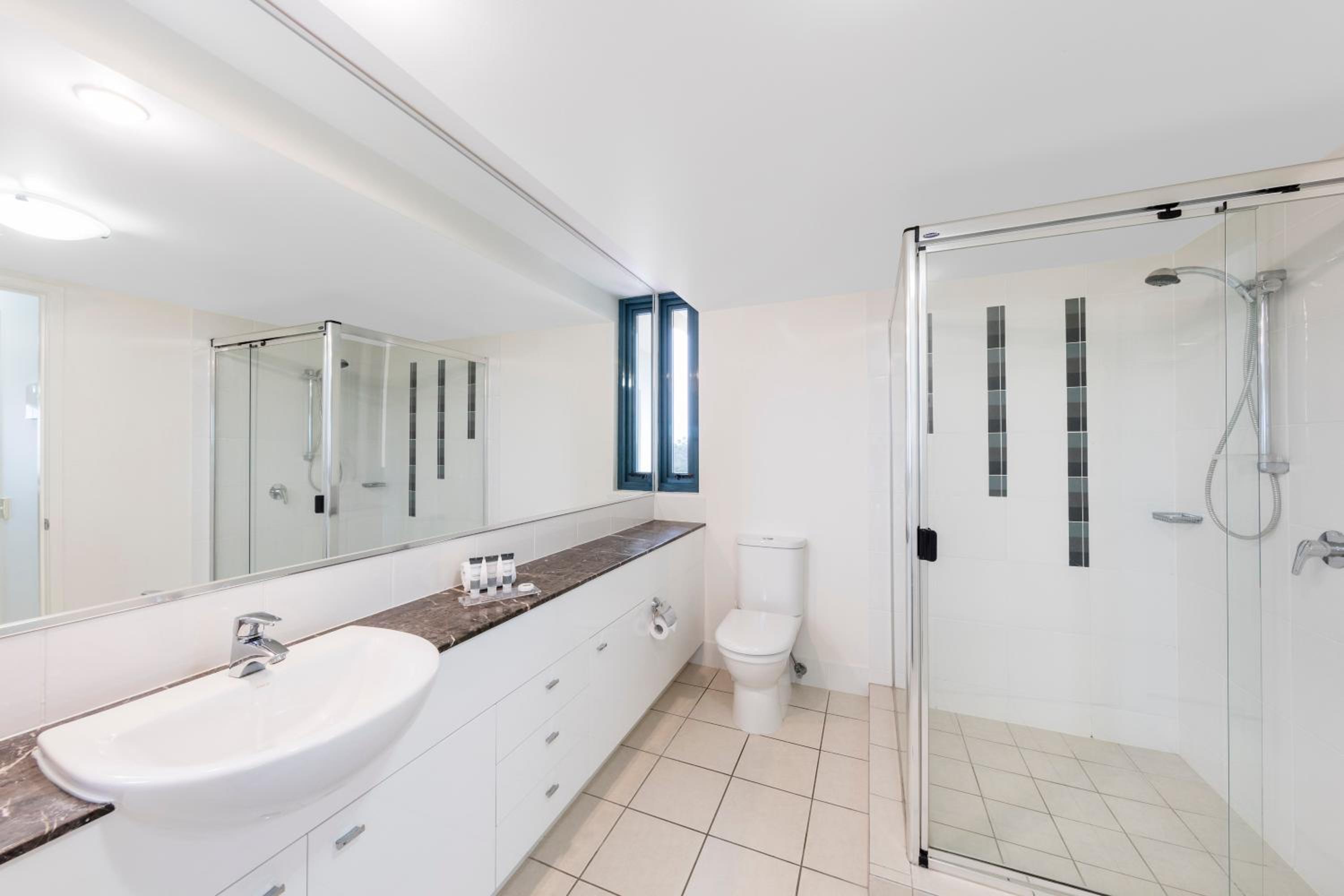 Three-Bedroom Apartment - Photo 7