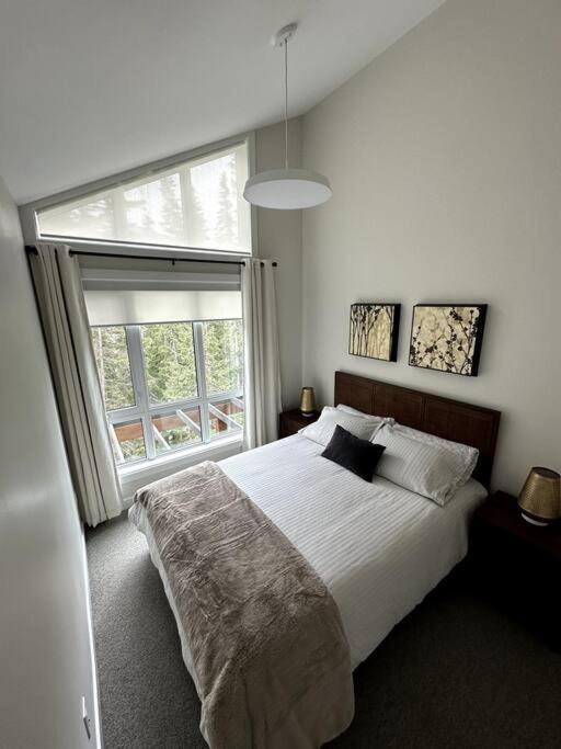 Four-Bedroom House photo 3