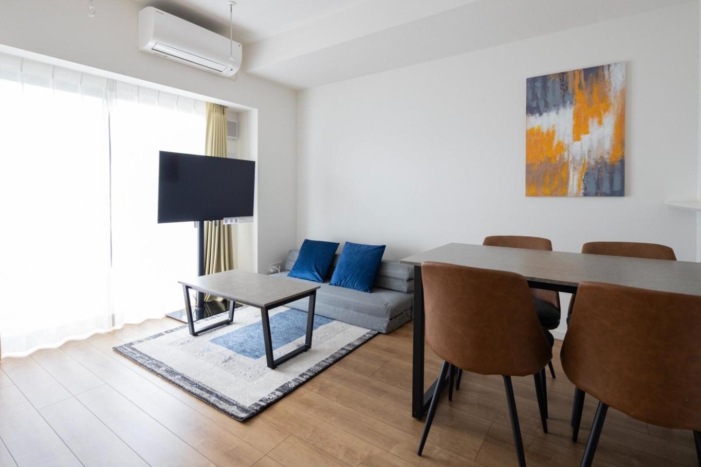 One-Bedroom Apartment photo 2