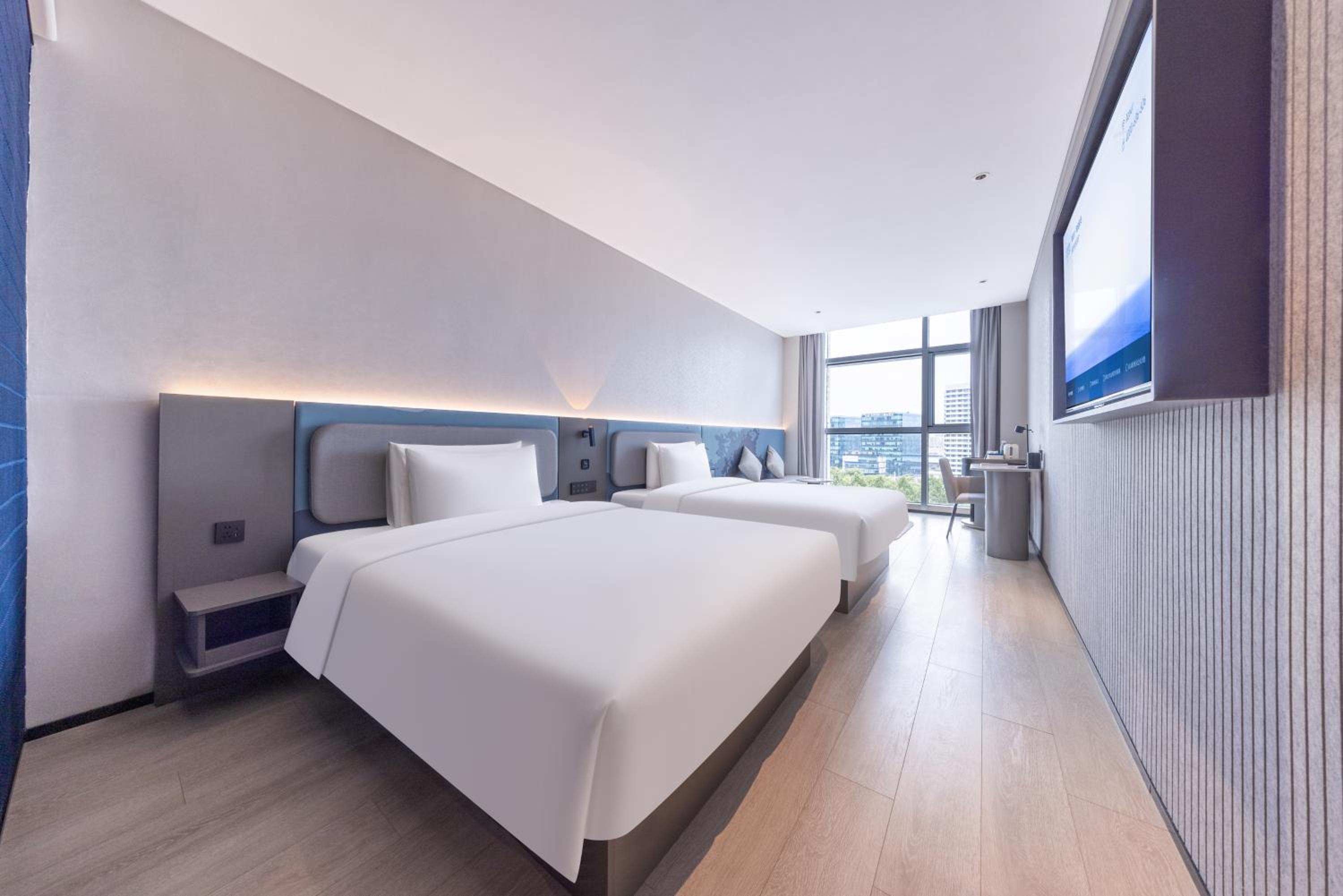 Super Twin Room