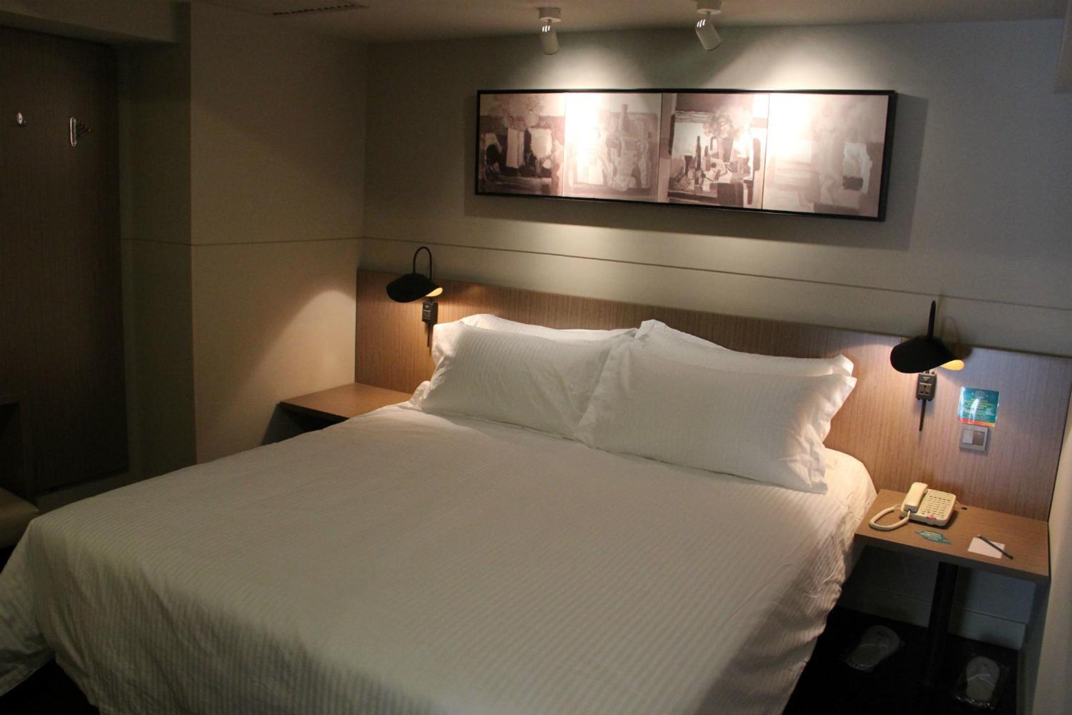 Standard Twin Room photo 2