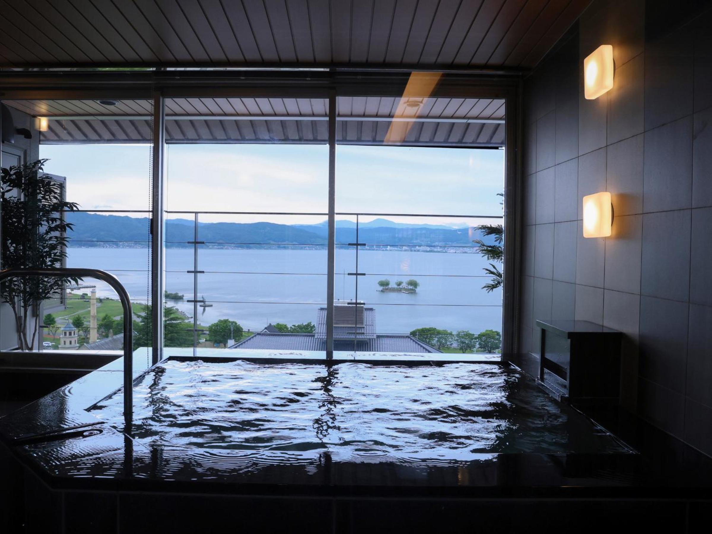 Suite with Spa Bath - Photo 12