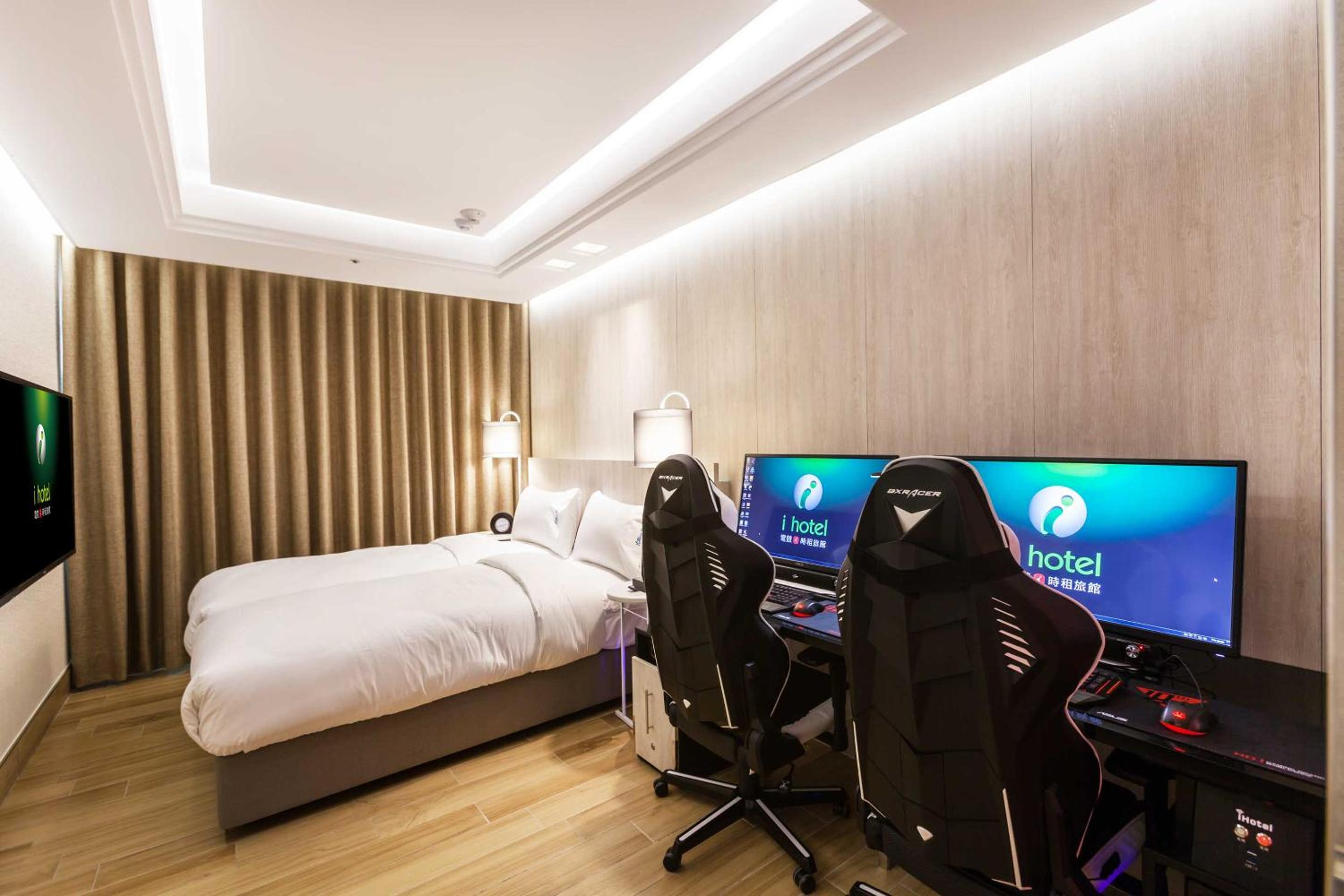Double or Twin Room - Photo 4