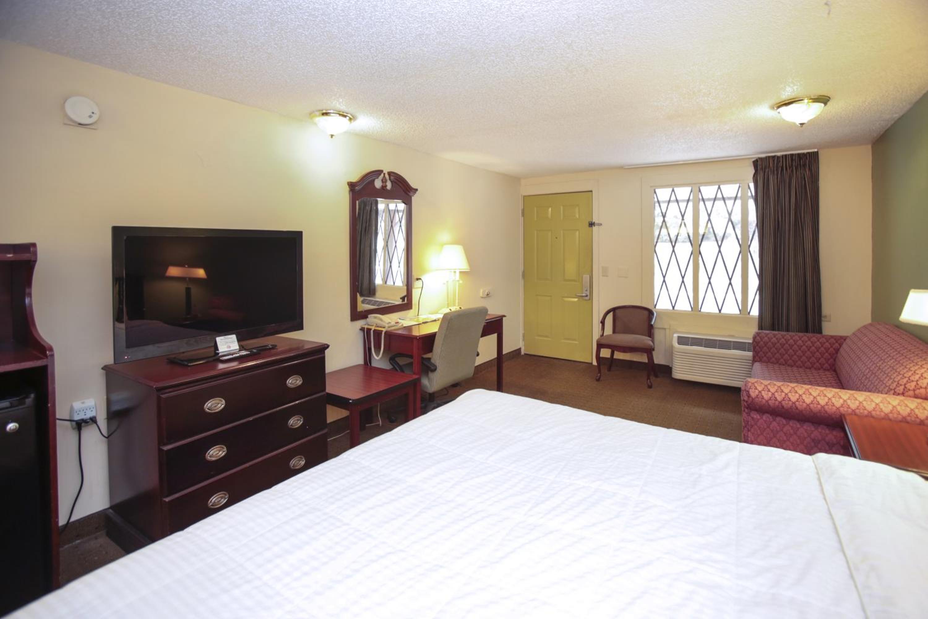 King Room- Non-Smoking - Photo 7