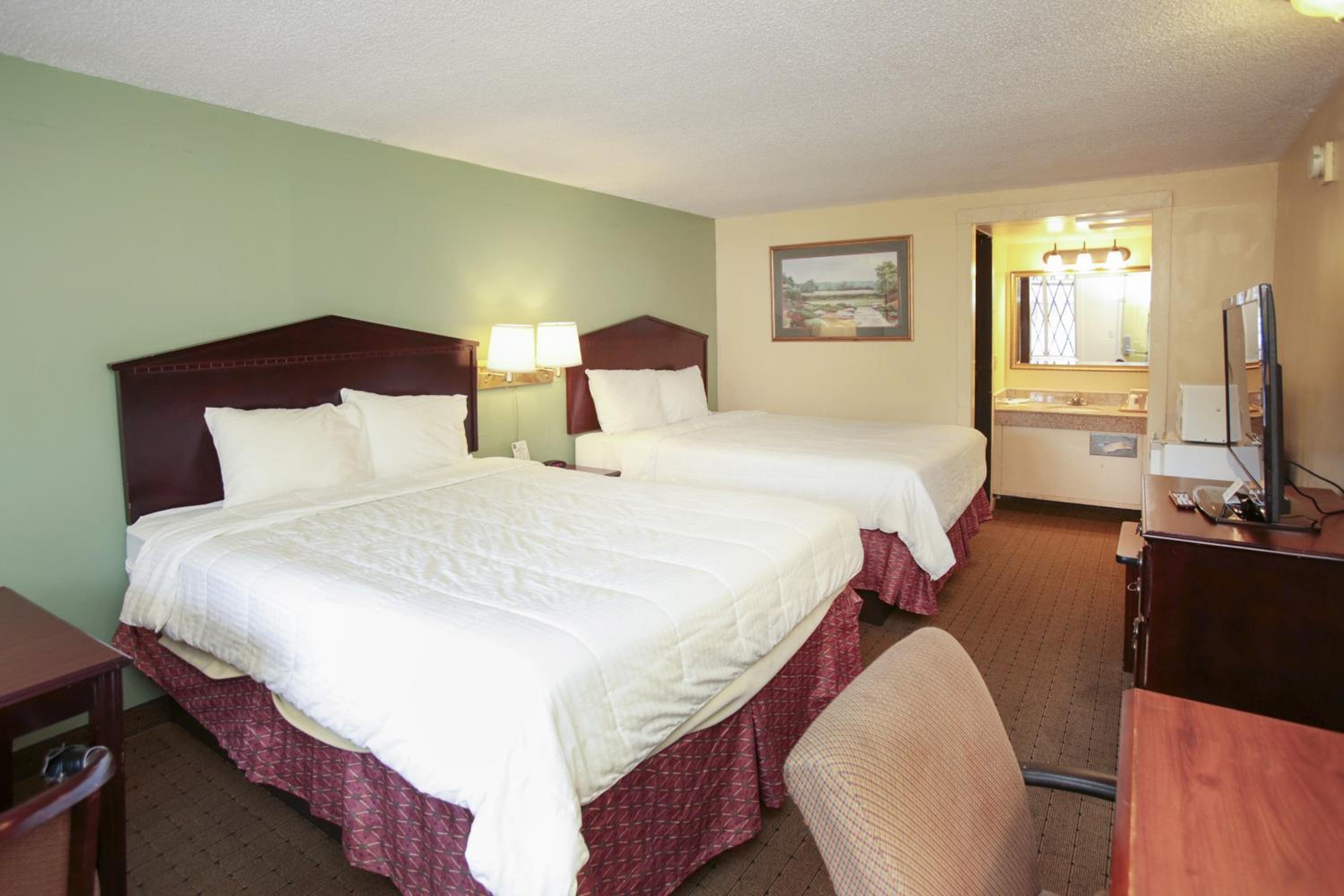 Queen Room - Photo 8