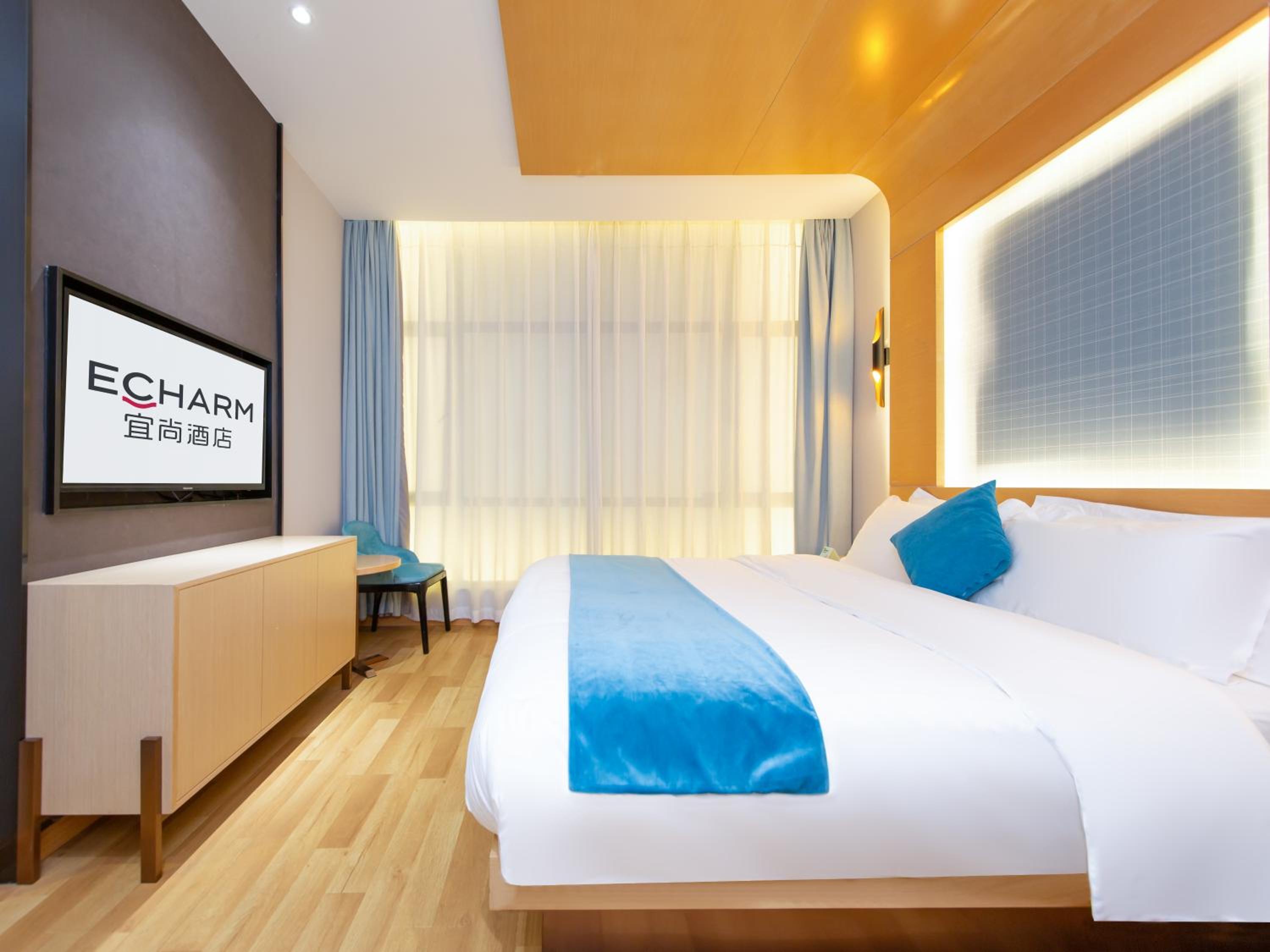 Deluxe Queen Room