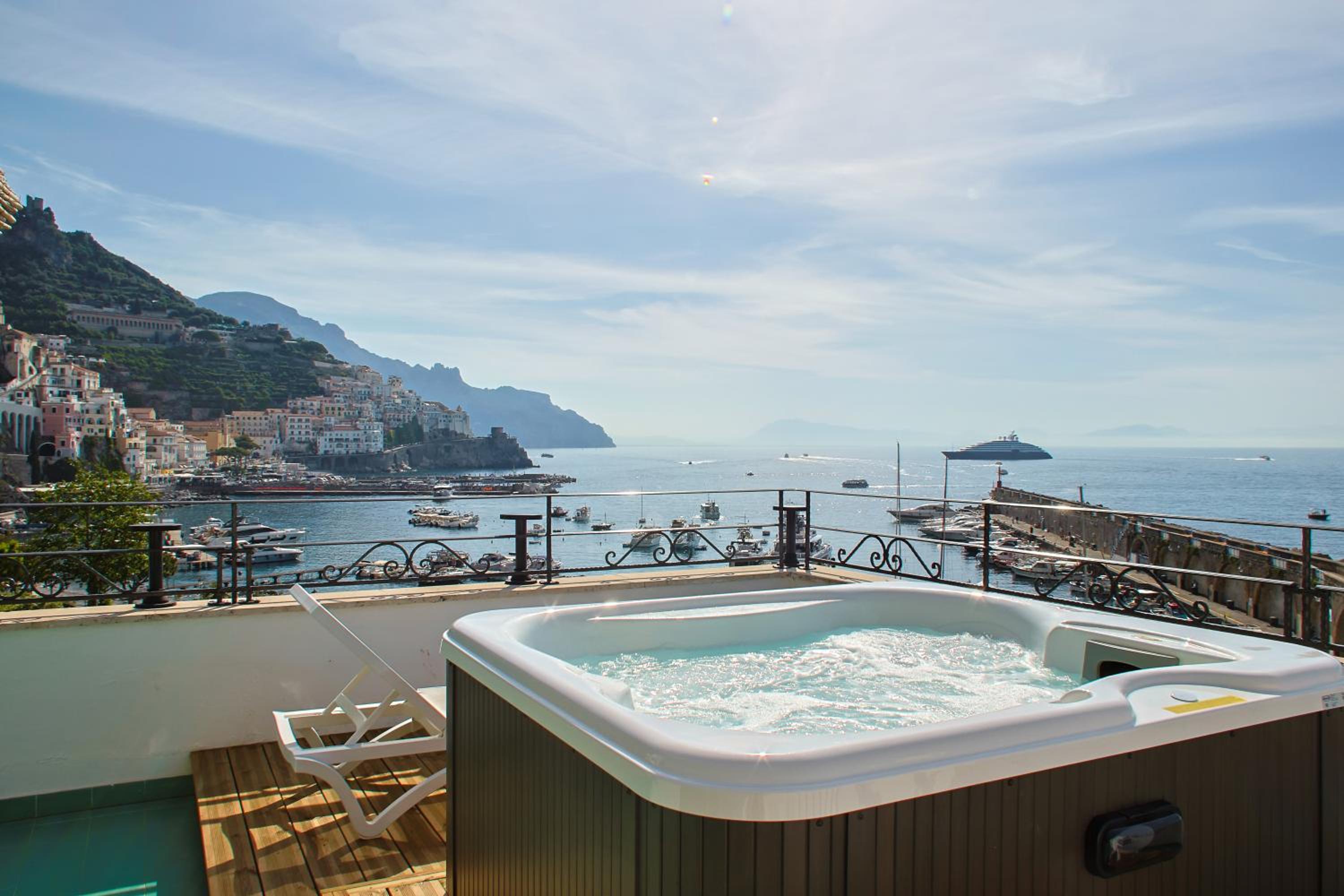 Deluxe Double or Twin Room with Spa Bath - Photo 4