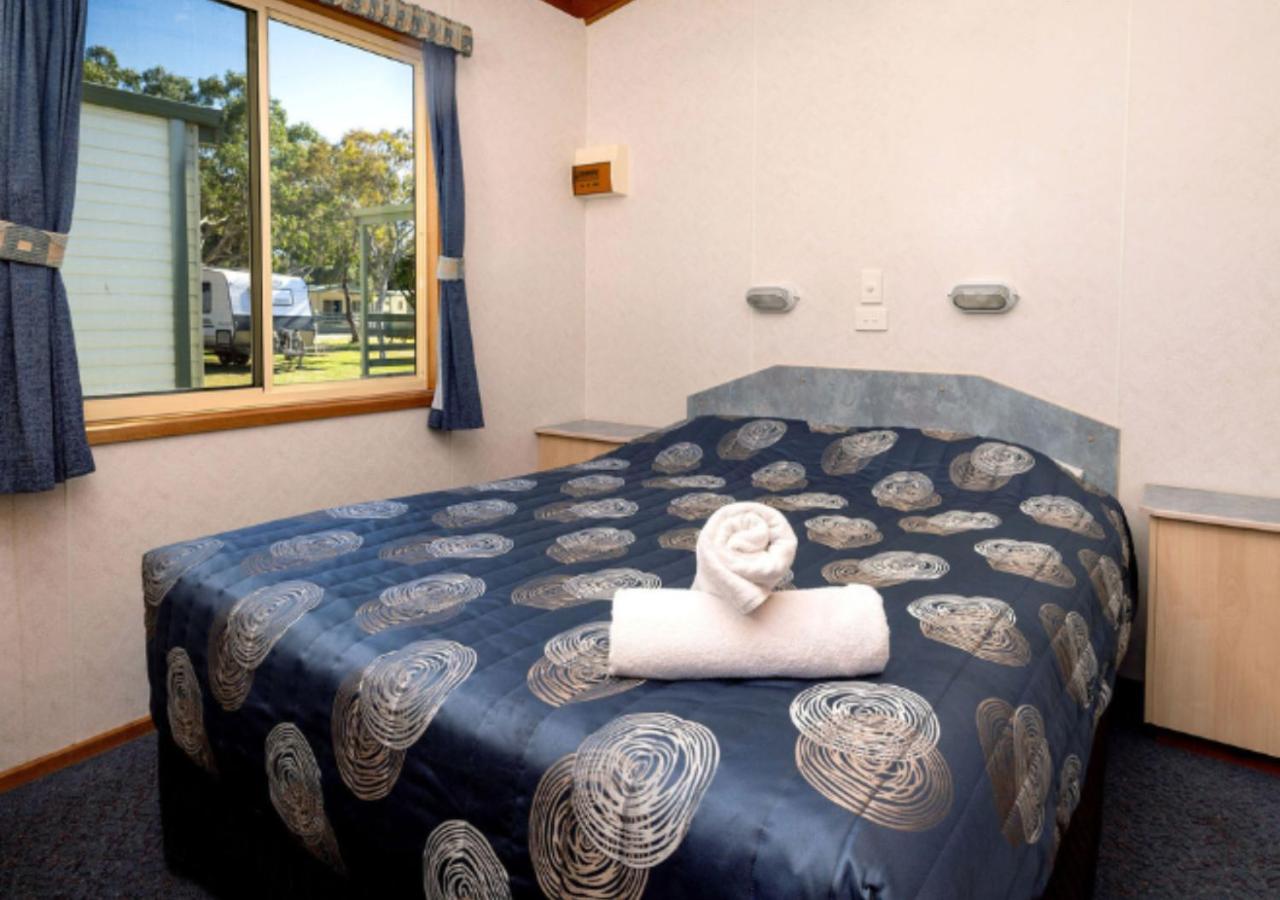 Spa Cabin - Sleeps 2