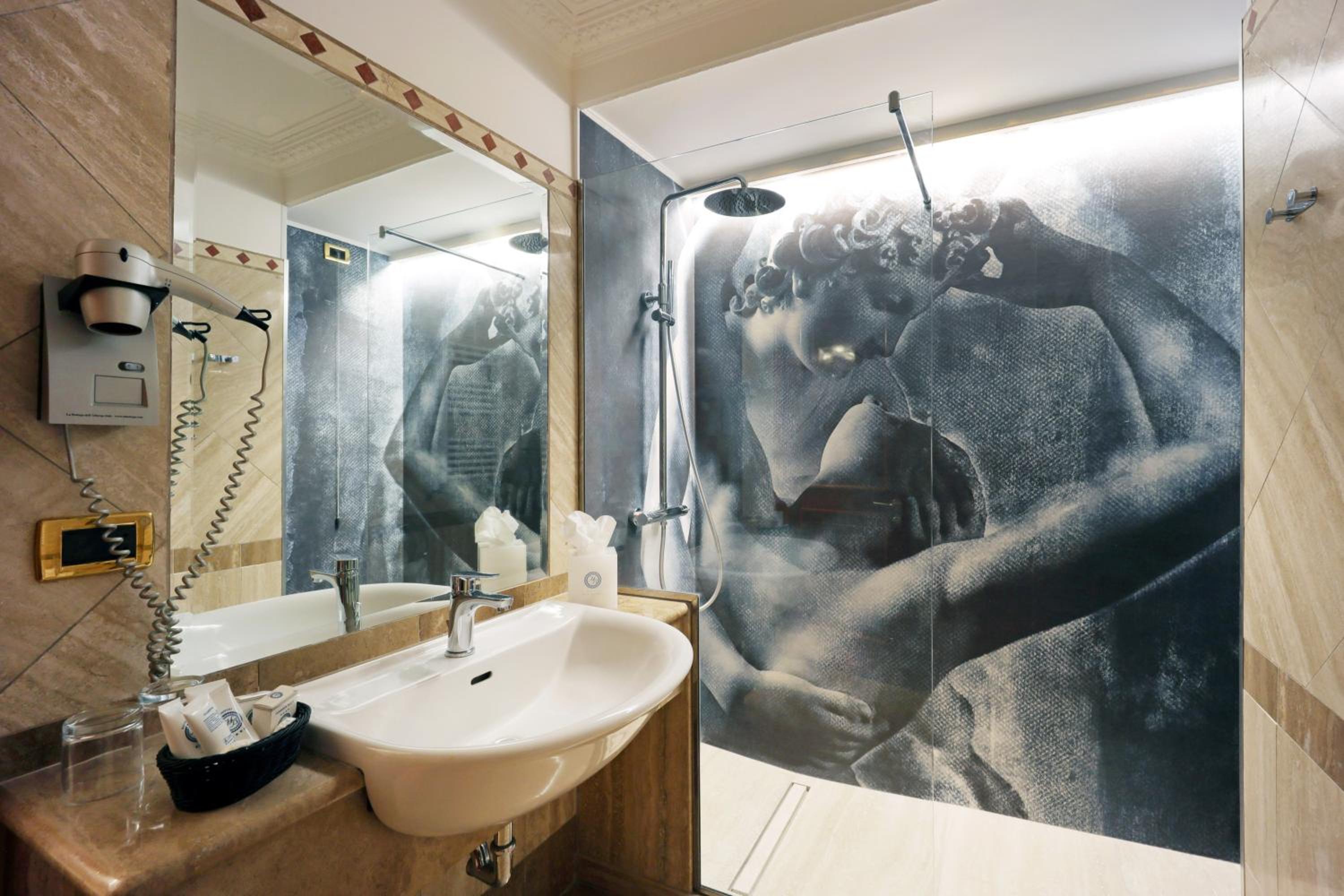 Standard Double or Twin Room photo 2