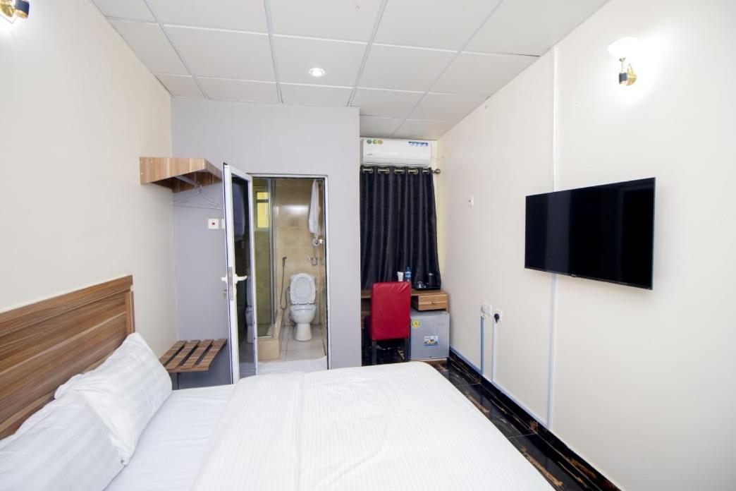 Deluxe Double Room (1 adult + 1 child) photo 3