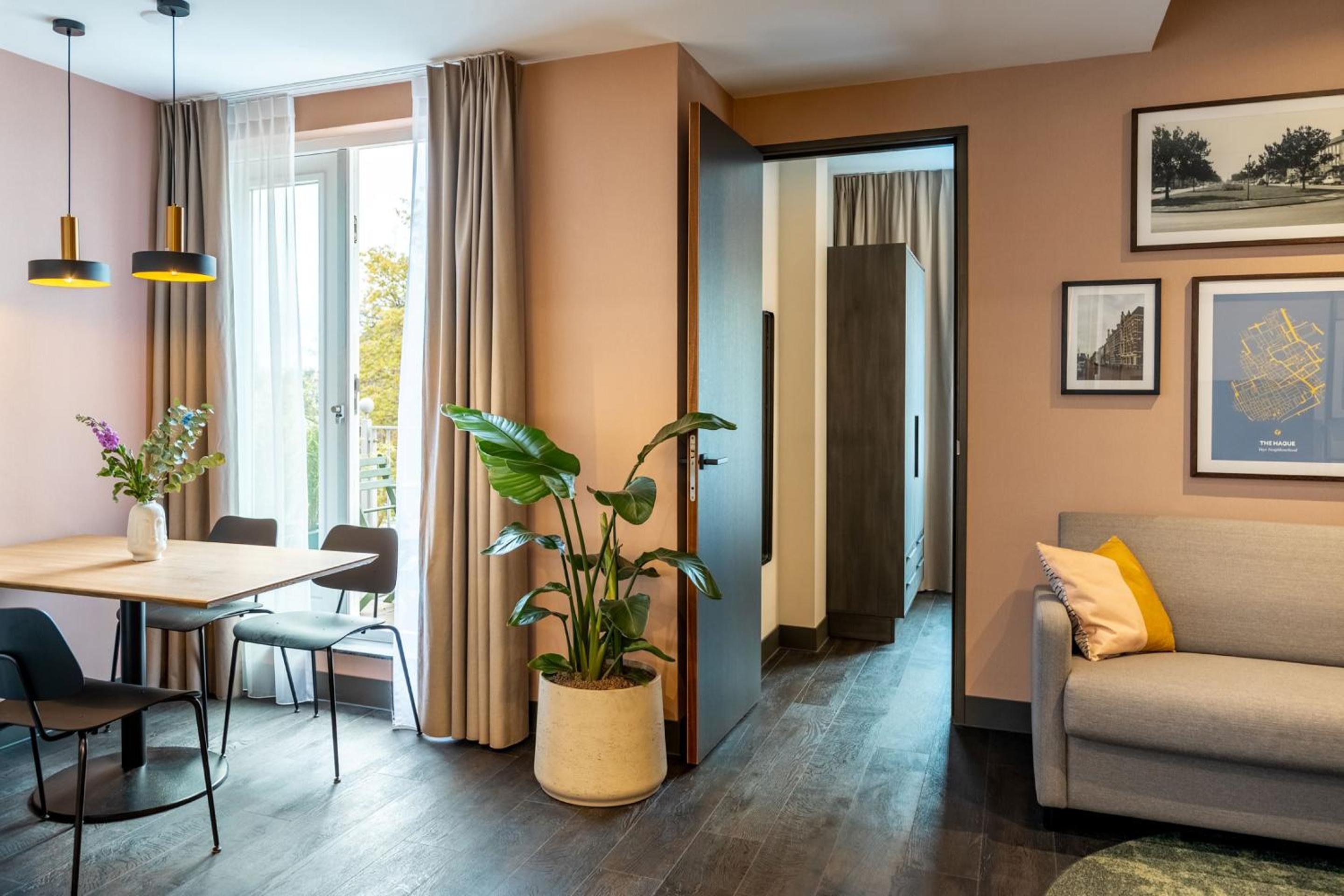 One-Bedroom Apartment with Balcony - Photo 6