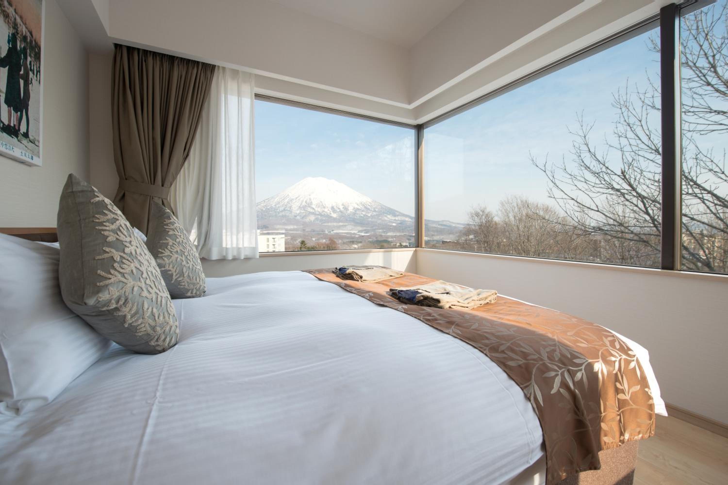 Deluxe One-Bedroom Apartment - Mt. Yotei View photo 2
