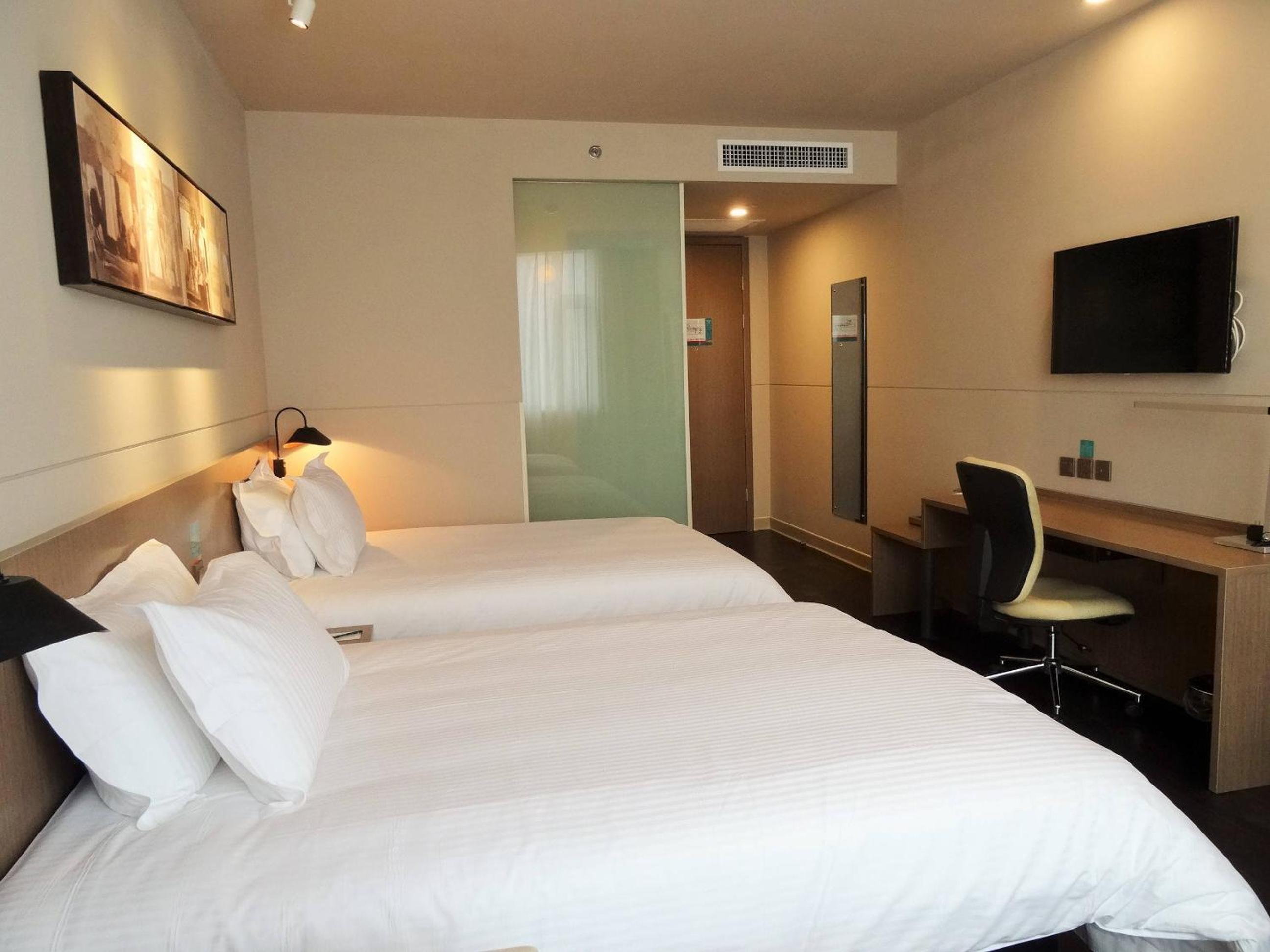 Business Twin Room B photo 3