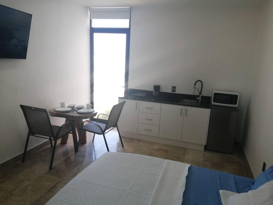 One-Bedroom Apartment photo 1