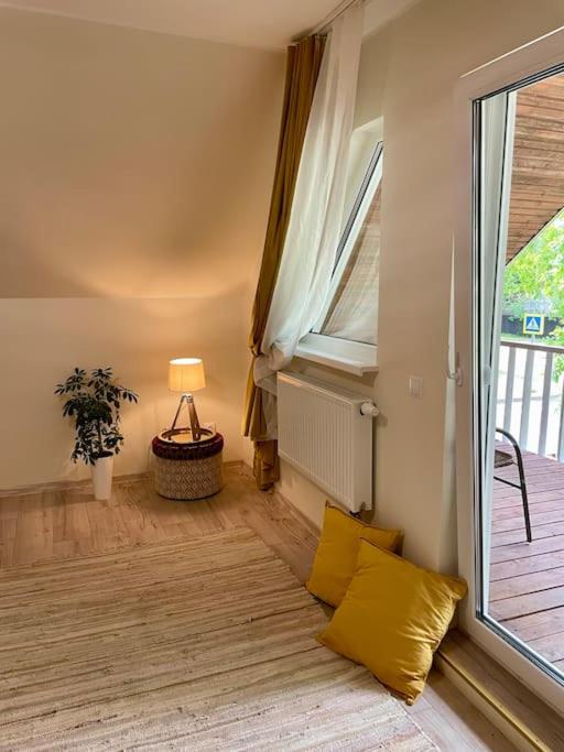 Deluxe One-Bedroom Apartment with Garden View photo 3