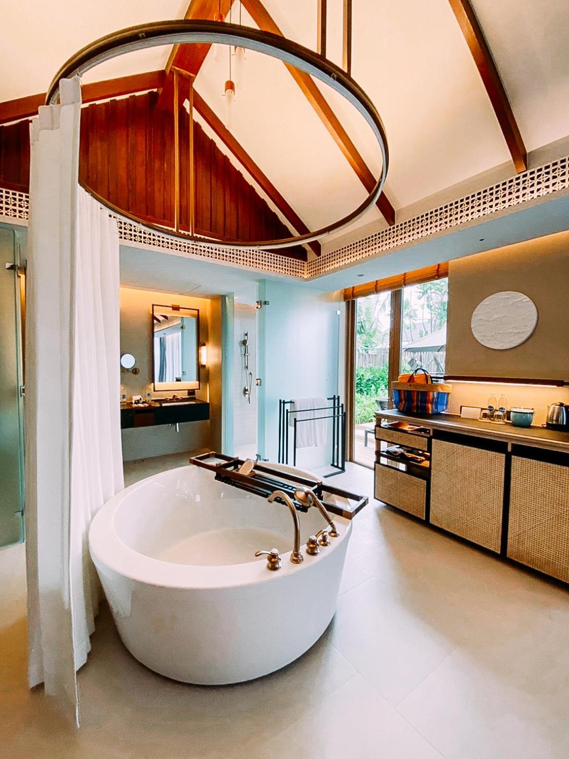 Luxury King Villa with a Pool - Photo 6