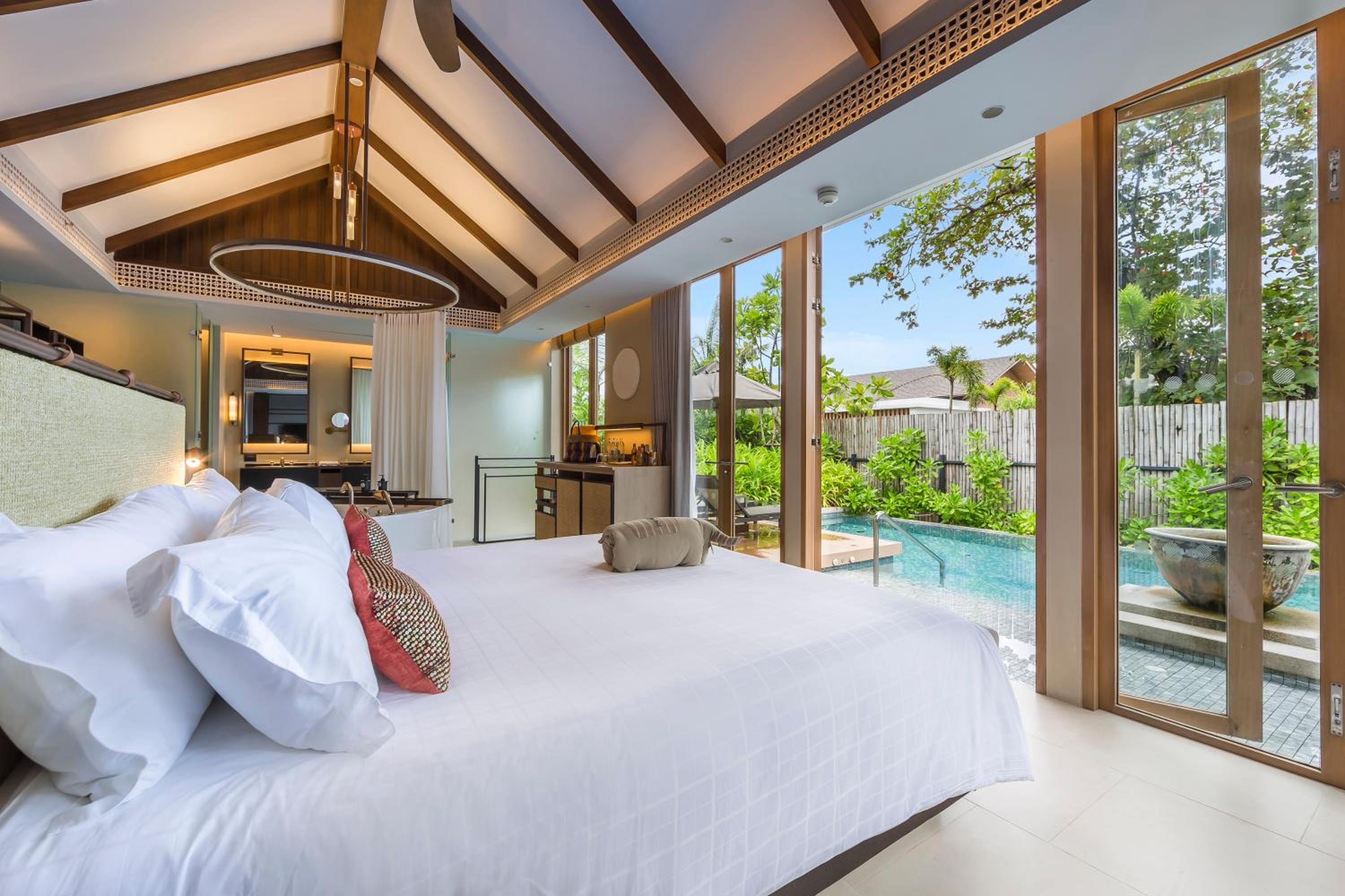 Luxury King Villa with a Pool - Photo 1