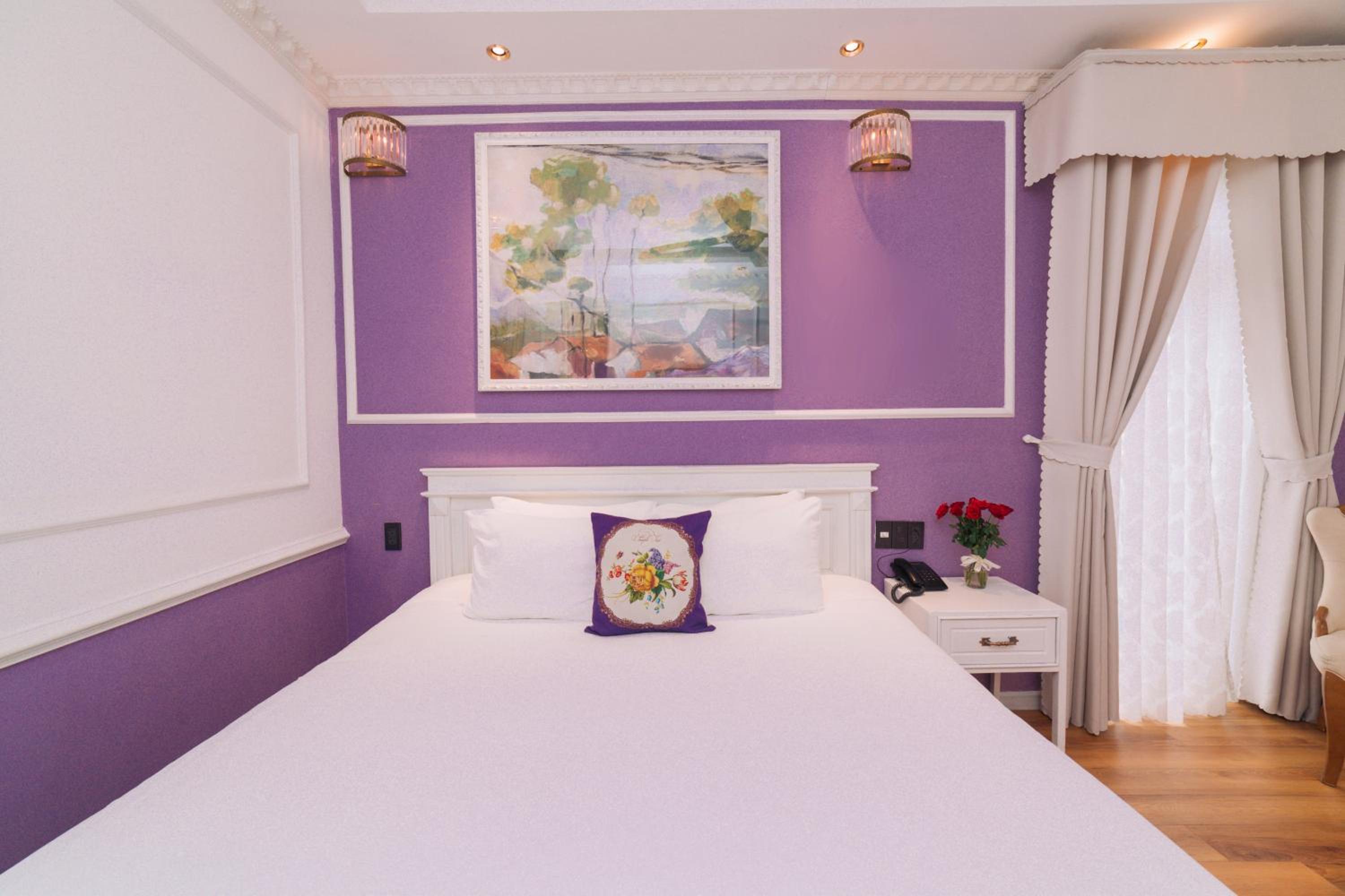 Deluxe Double Room with Balcony - Photo 15