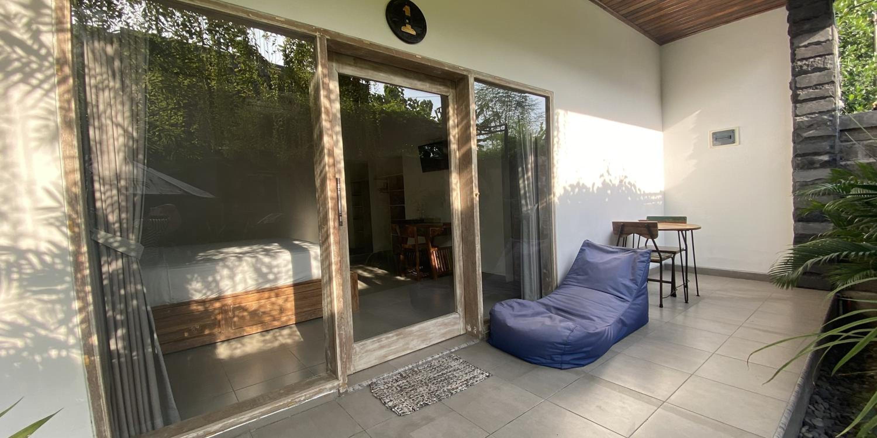 Double Room with Pool View - Photo 14