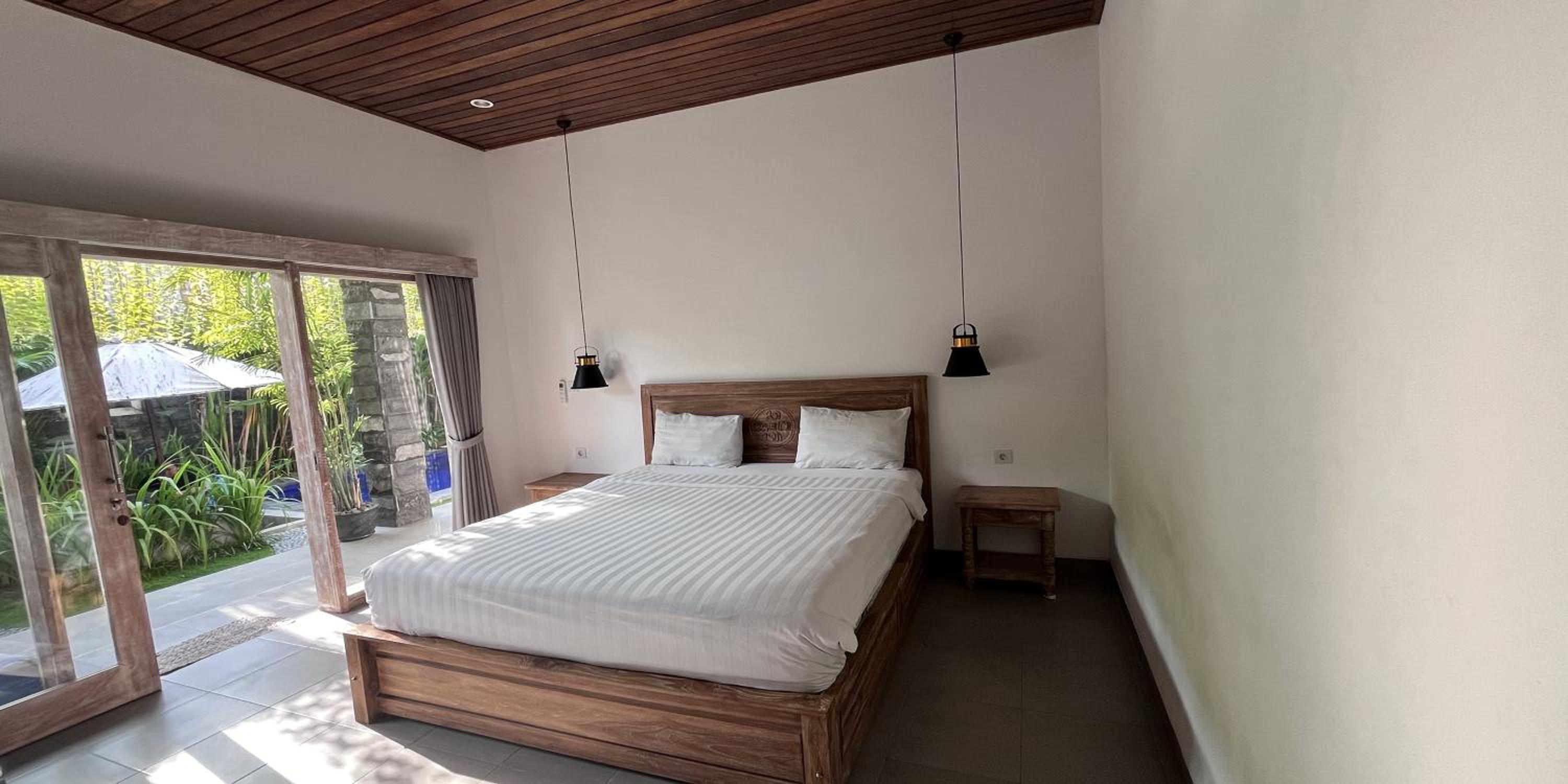 Double Room with Pool View - Photo 1