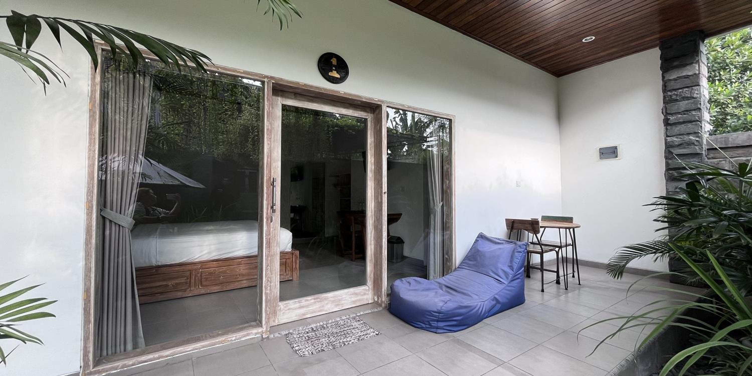 Double Room with Pool View - Photo 7