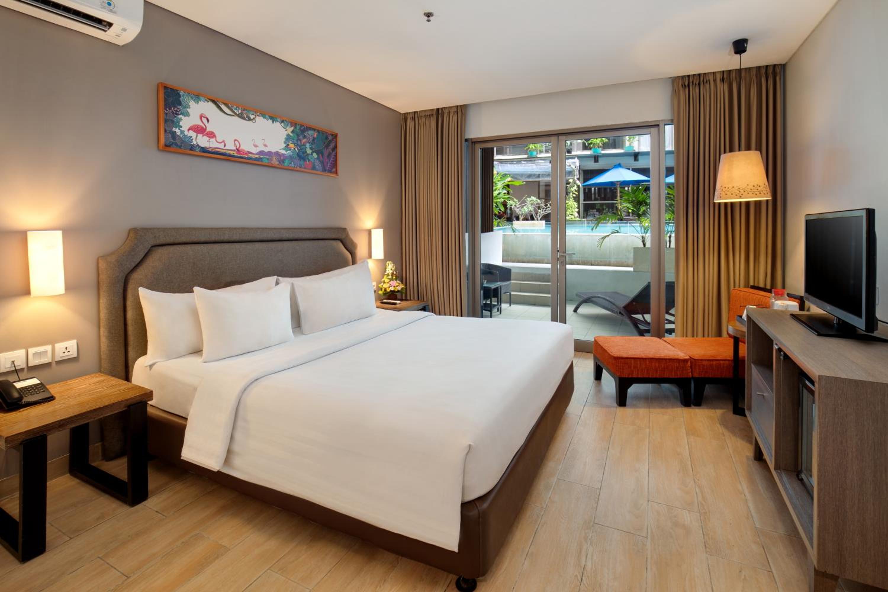 Deluxe Double Room with Pool Access photo 3
