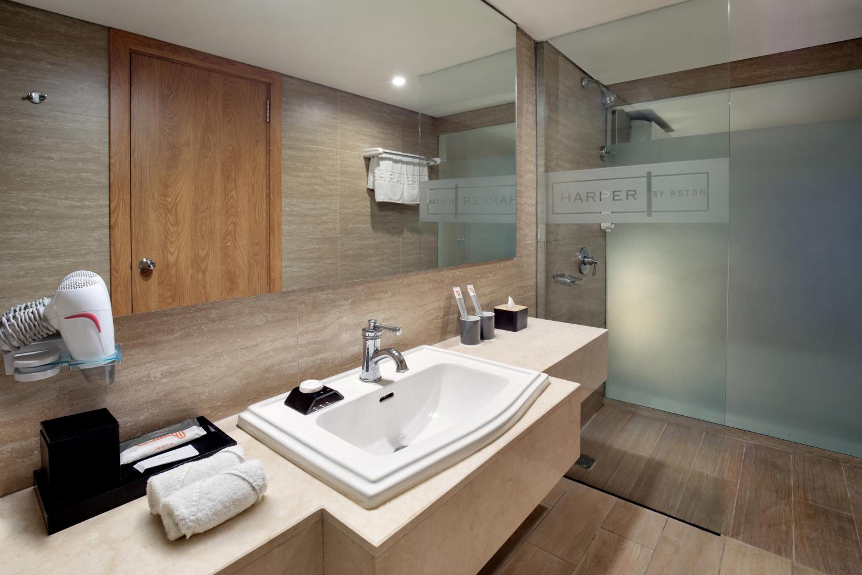 Deluxe Double Room with Pool Access photo 2