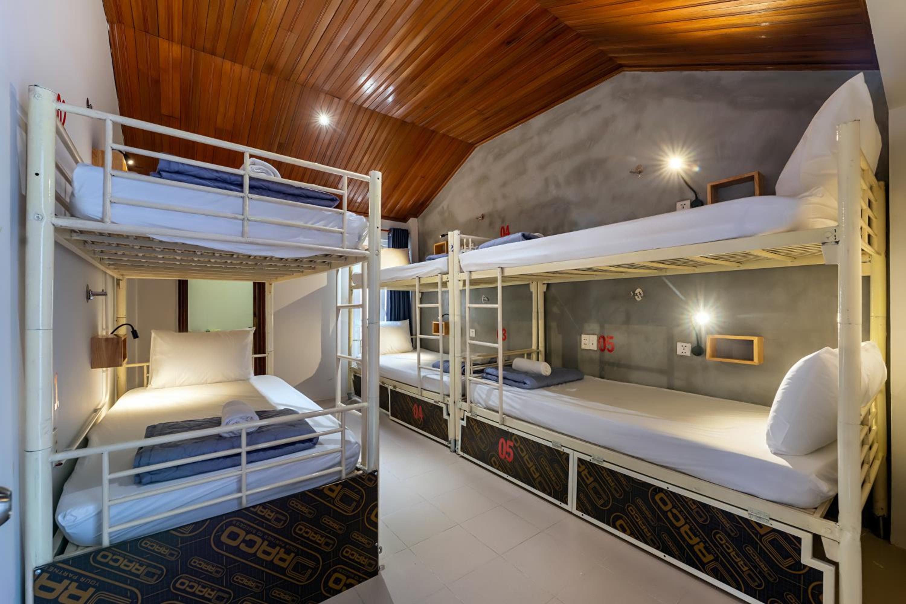 Bed in 6-Bed Female Dormitory Room photo 2