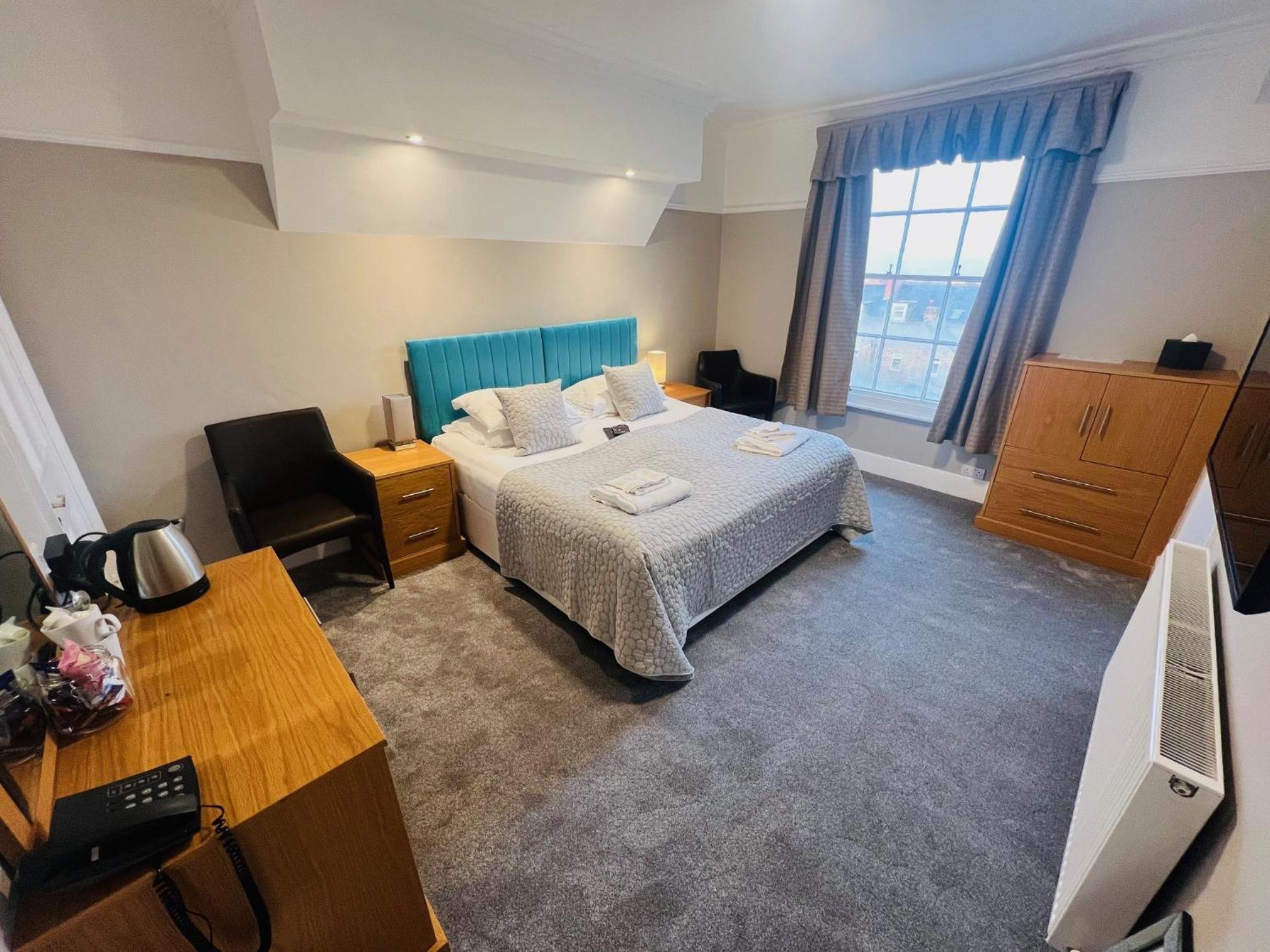 Superior King or Twin Room - Photo 4