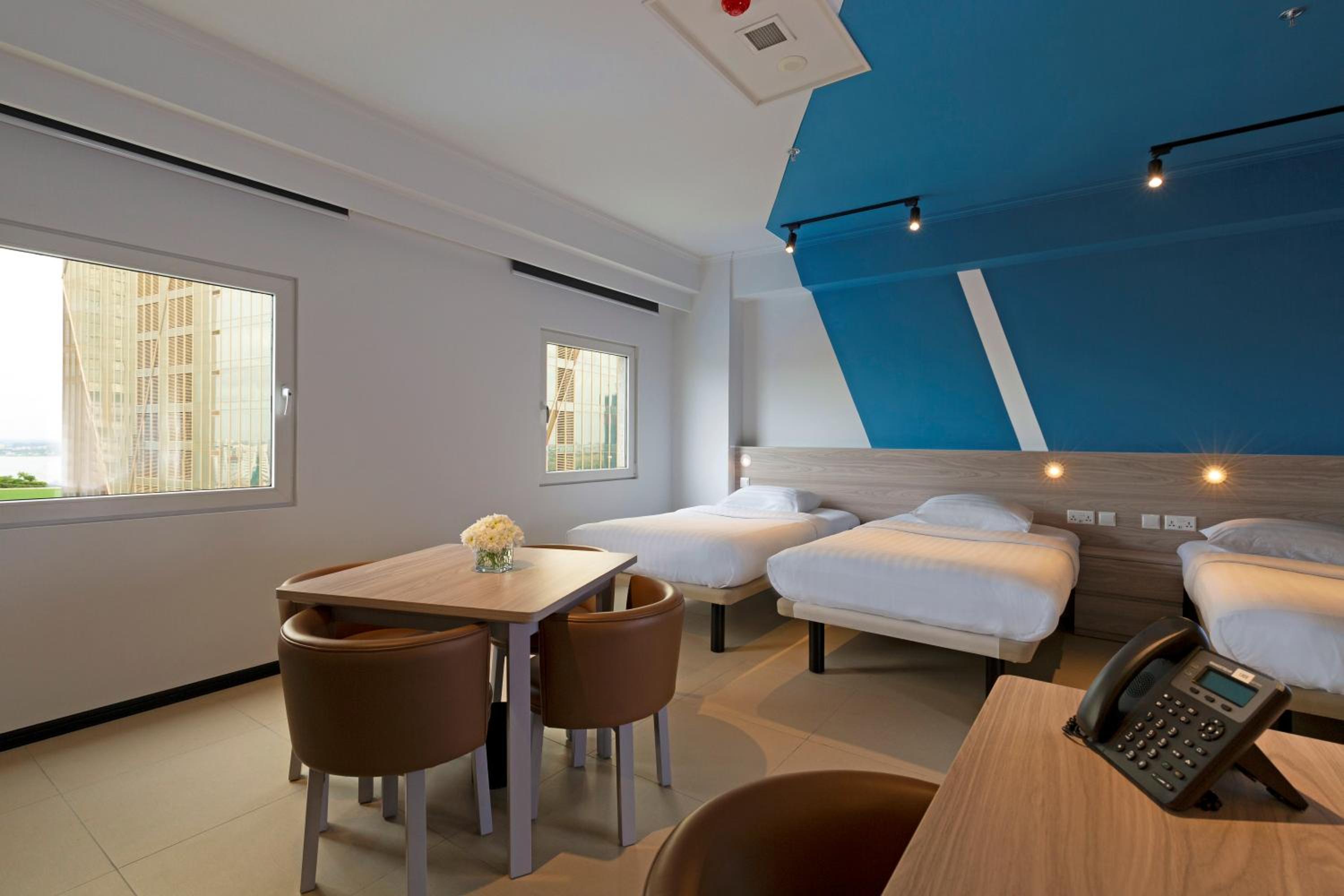 Family Room with Three Single Bed photo 3