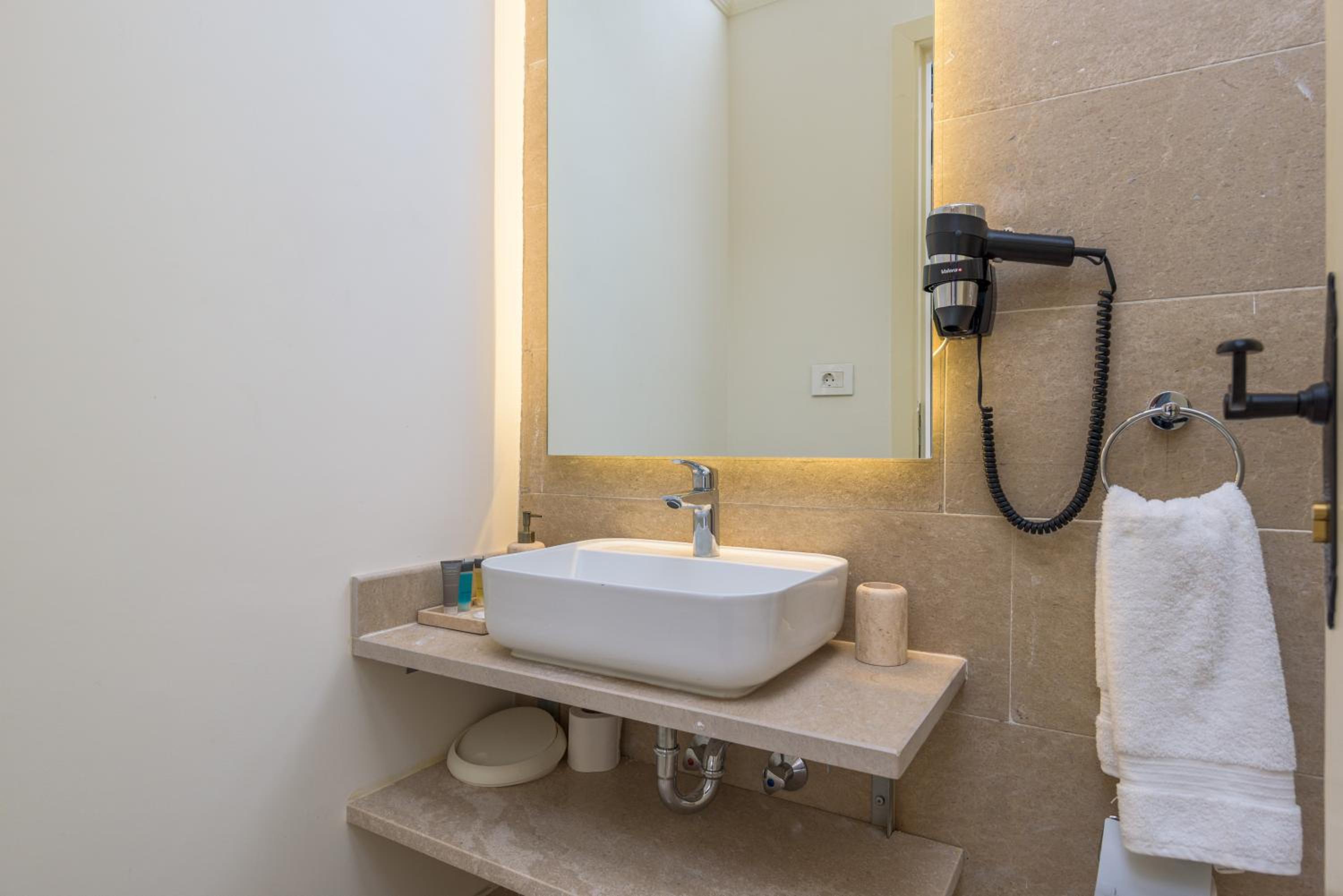 One-Bedroom House photo 3