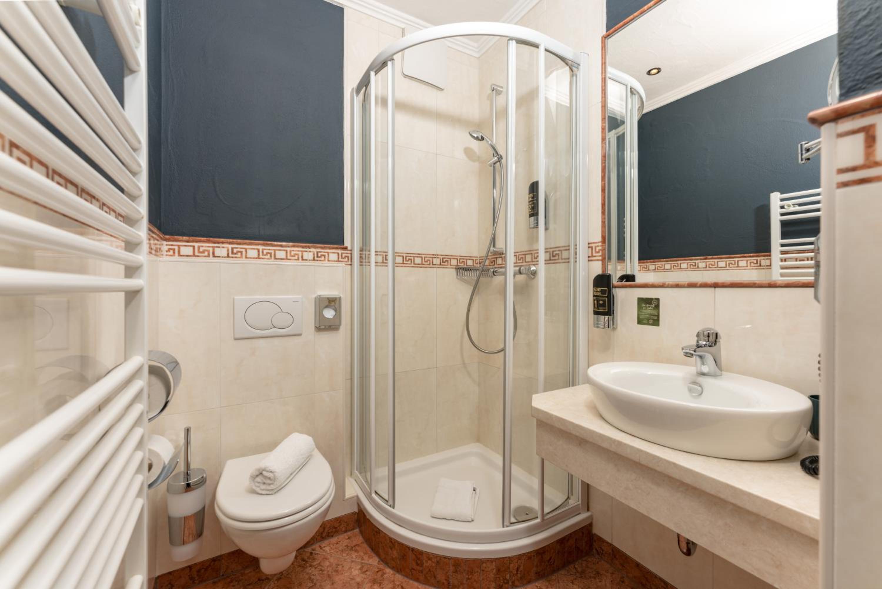 Superior Double Room with Balcony and mountain view  - Photo 3