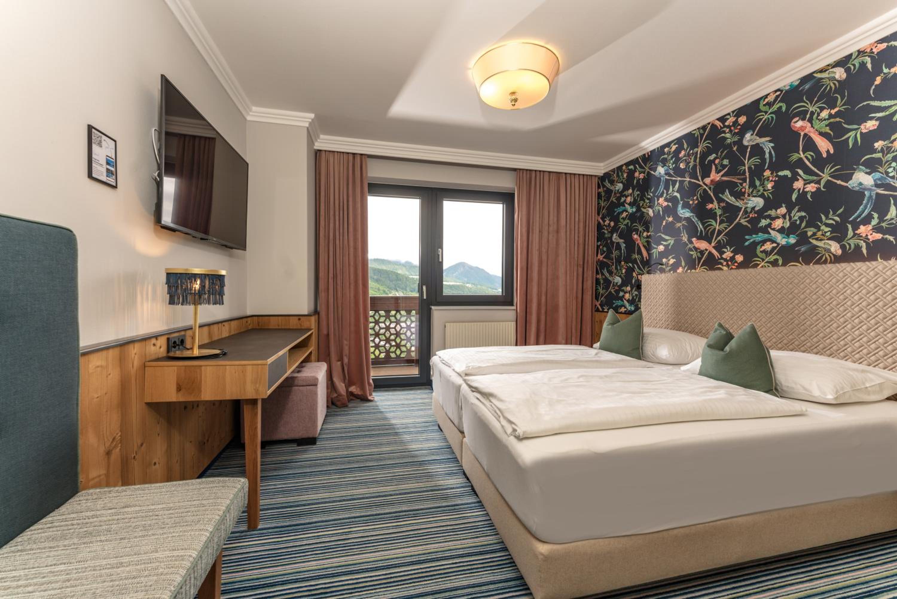 Superior Double Room with Balcony and mountain view  - Photo 1